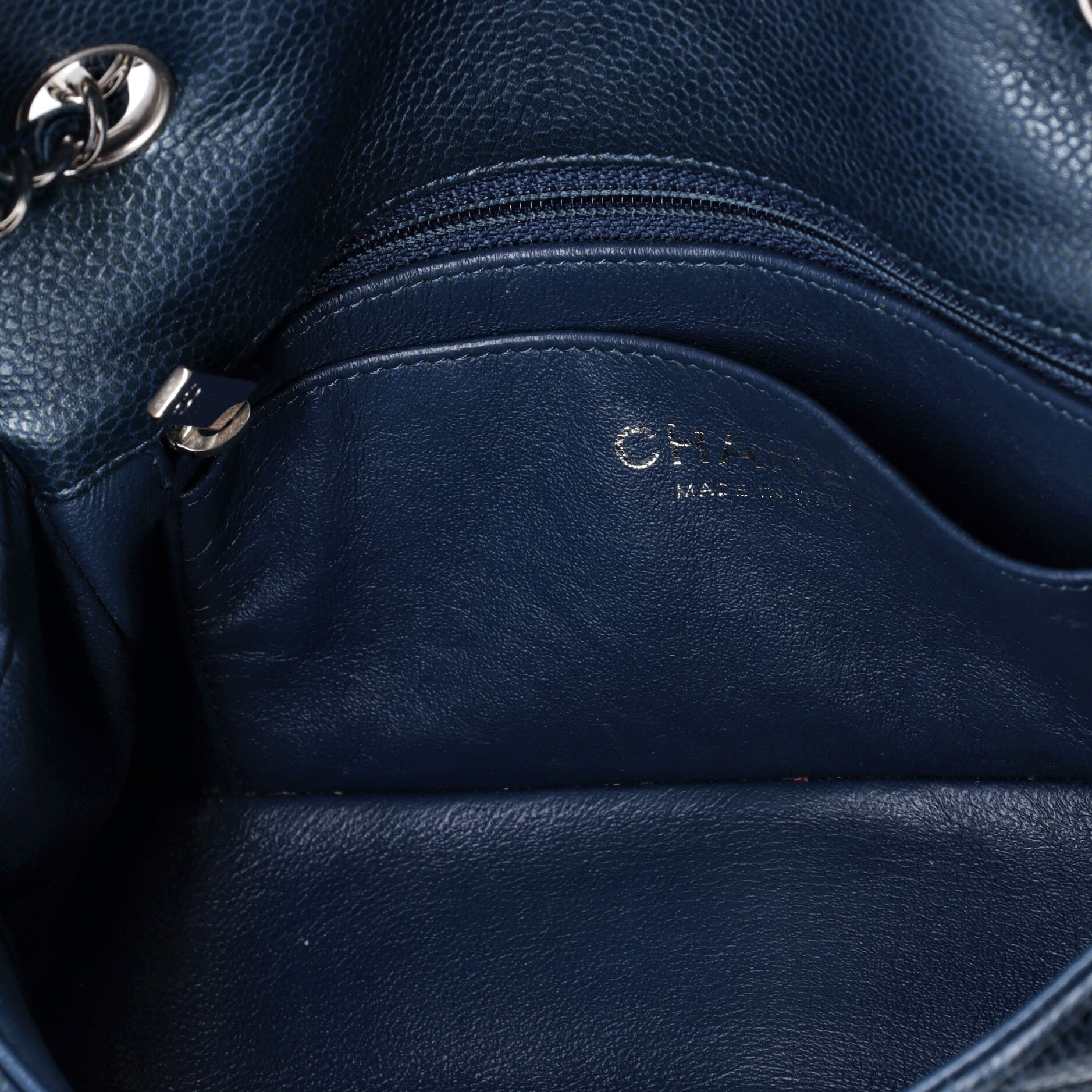 Classic Single Flap Bag Quilted Caviar Mini - Image 5