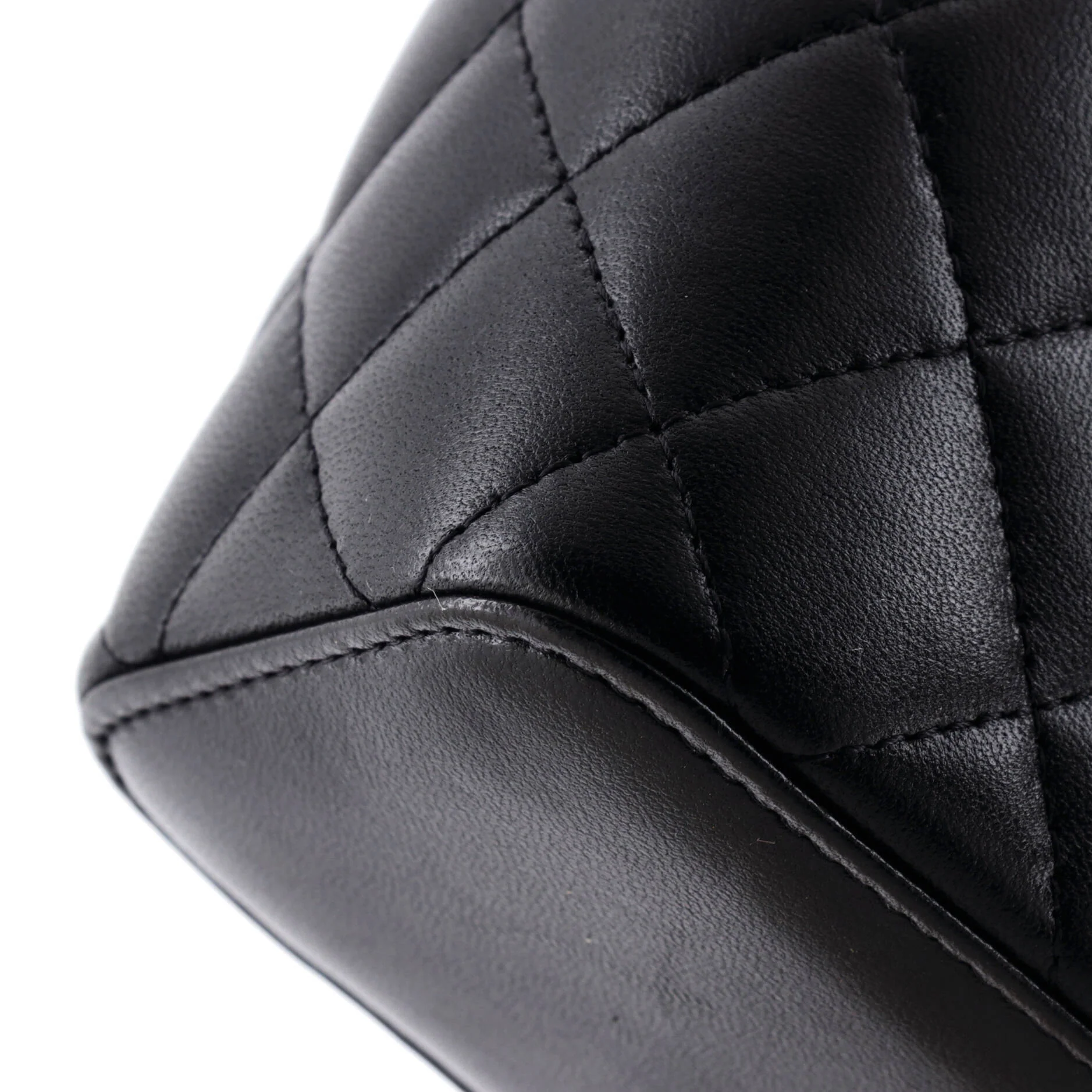 Classic Top Handle Vanity Case with Chain Quilted Lambskin Mini - Image 6