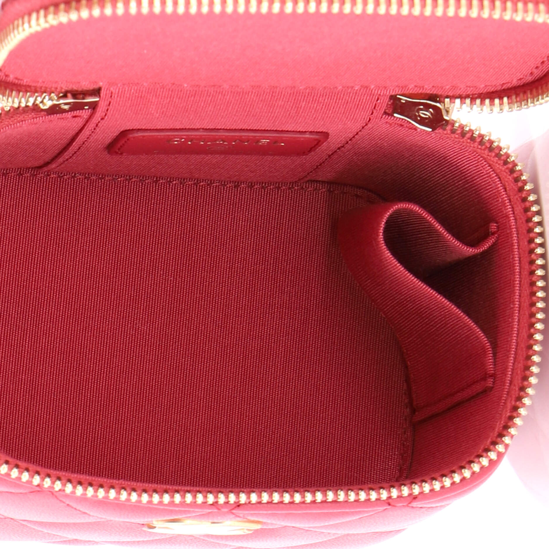 Classic Top Handle Vanity Case with Chain Quilted Lambskin Mini - Image 6