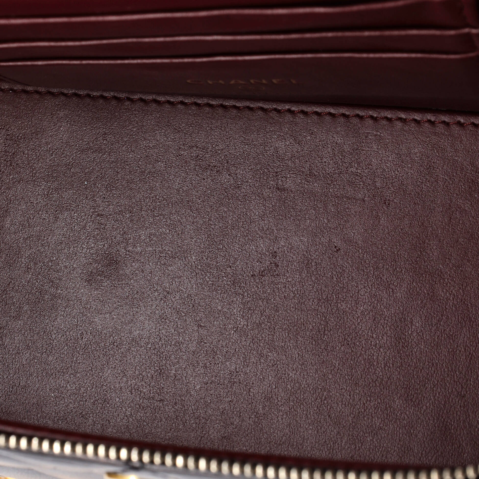 Classic Vanity Case with Resin Pearl Chain Quilted Lambskin Small - Image 5