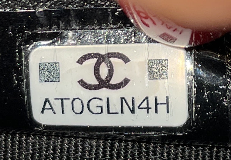 Double Chain Bow Hobo Pouch Quilted Caviar Mini - Image 6