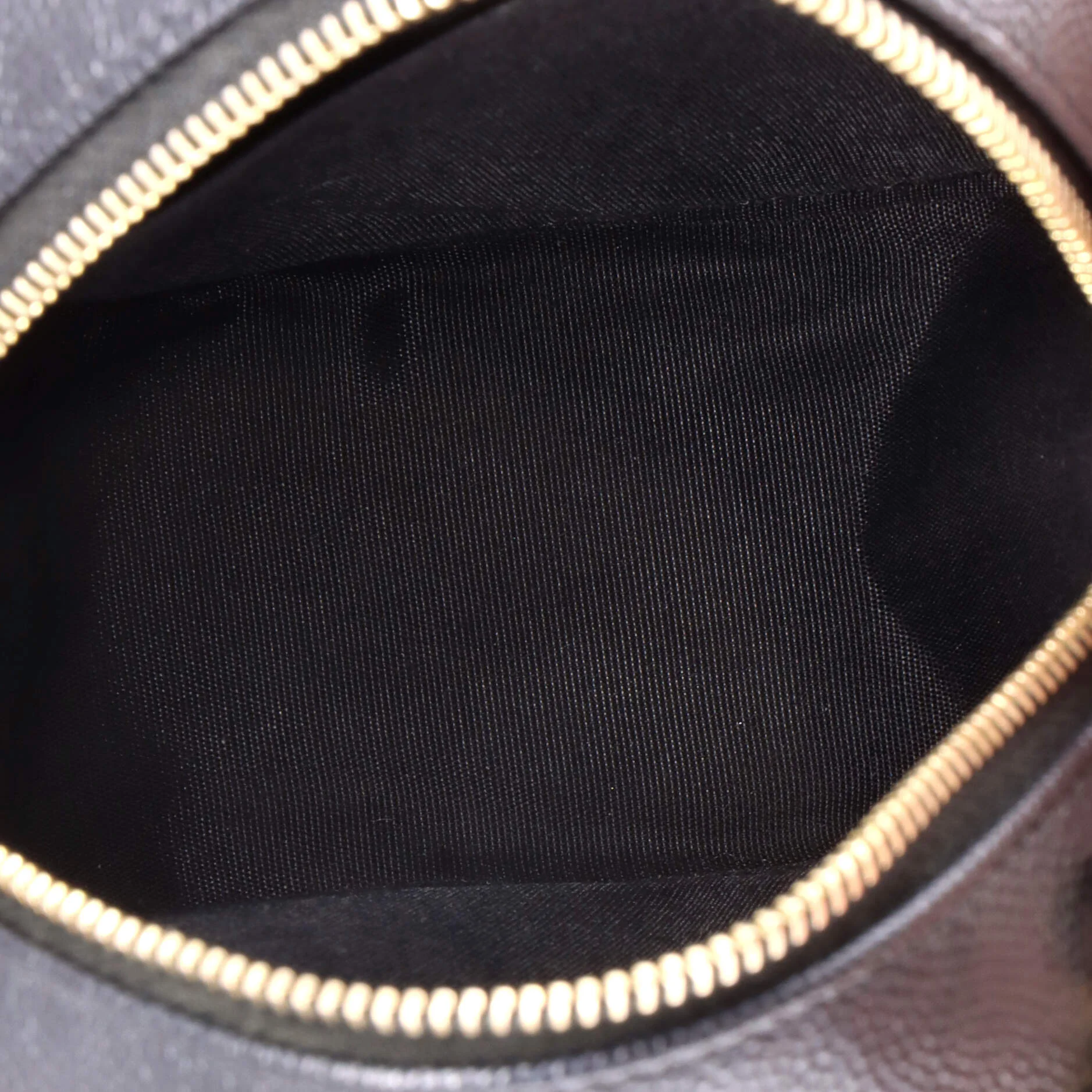 Filigree Round Clutch with Chain Quilted Caviar Mini - Image 5