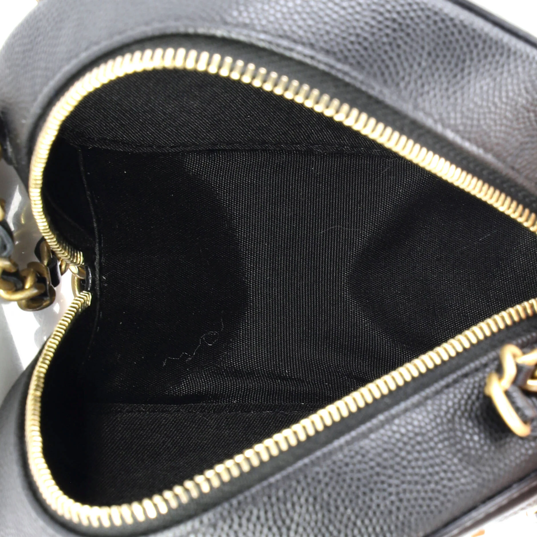 Filigree Round Clutch with Chain Quilted Caviar Mini - Image 6