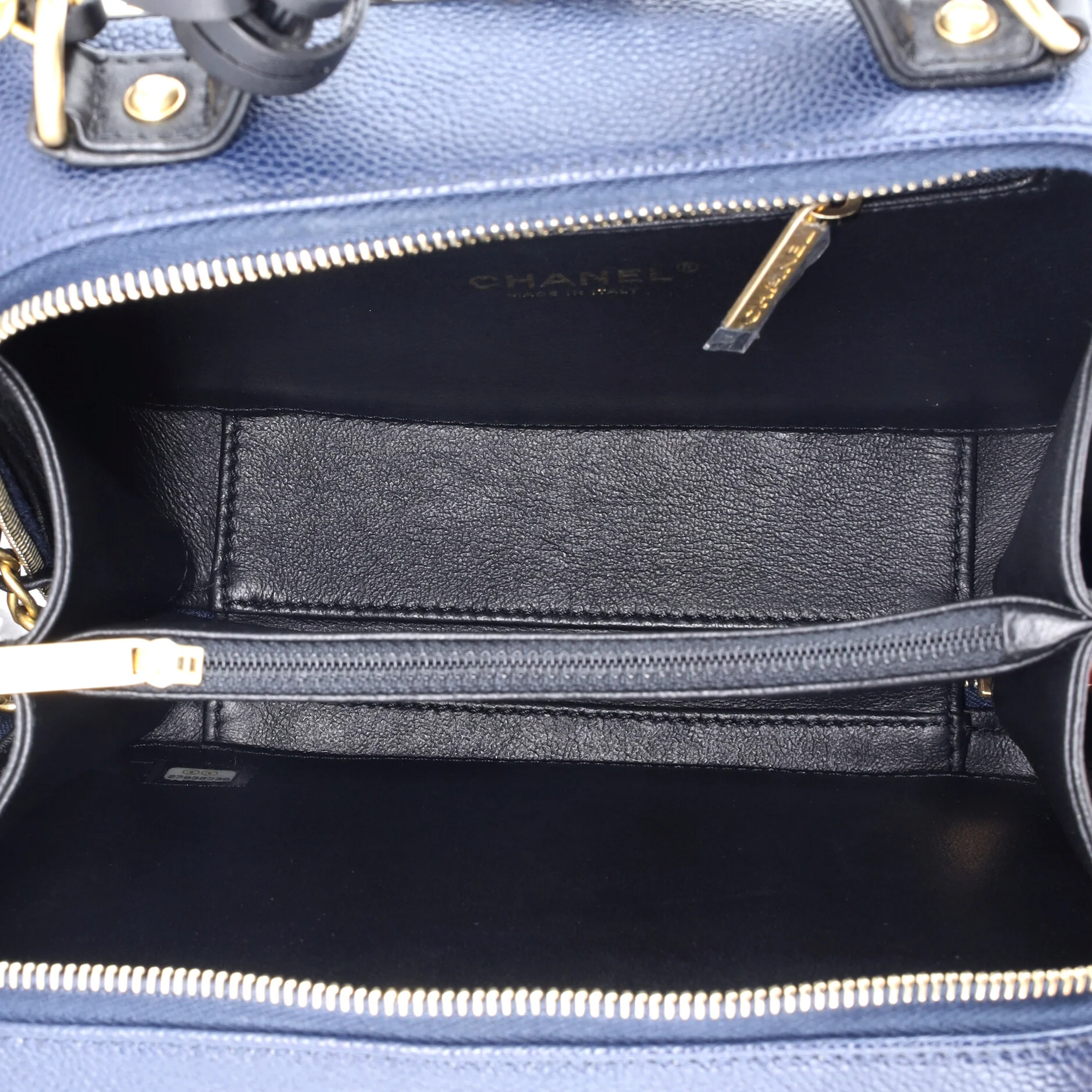 Filigree Vanity Case Quilted Caviar Medium - Image 5