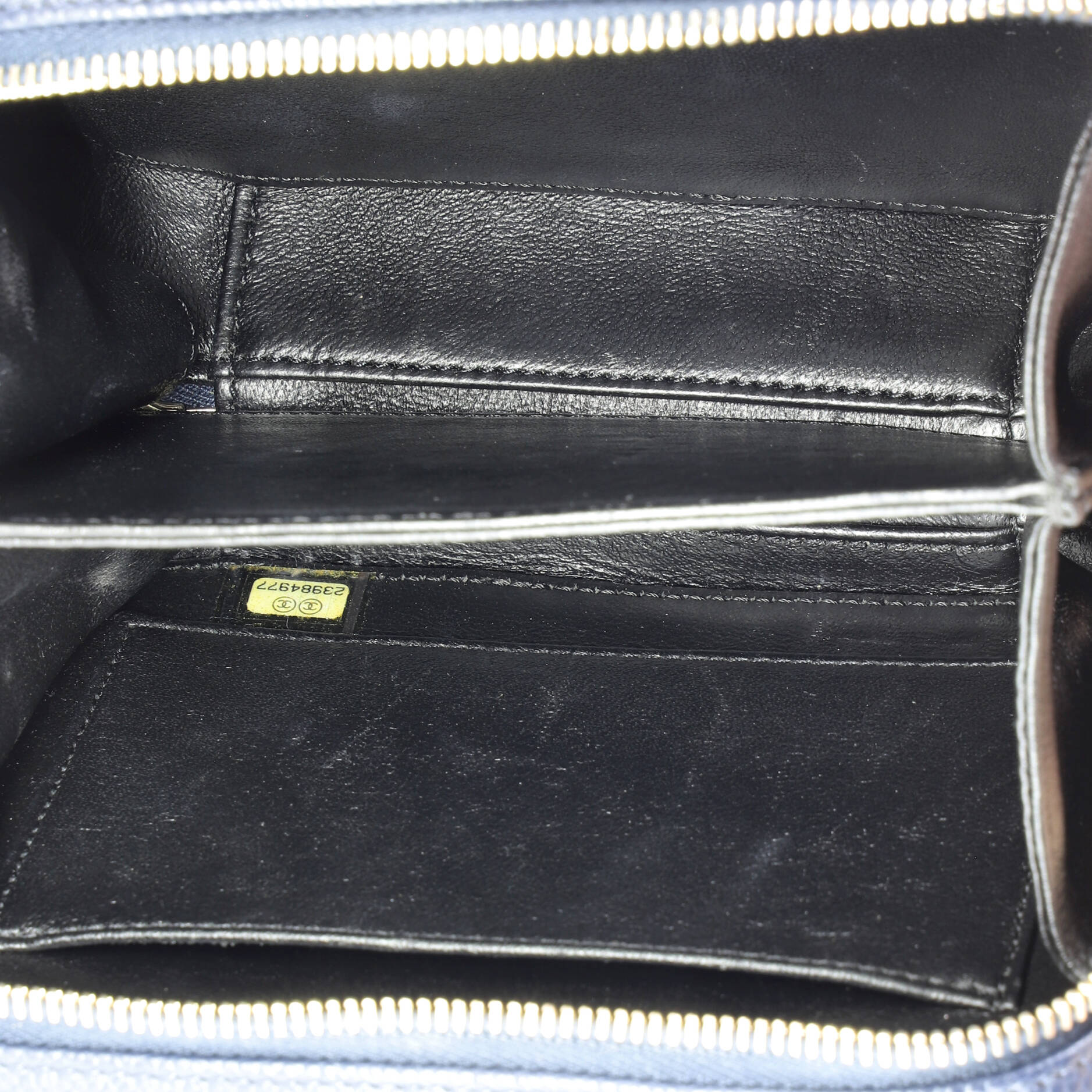 Filigree Vanity Case Quilted Caviar Small - Image 5