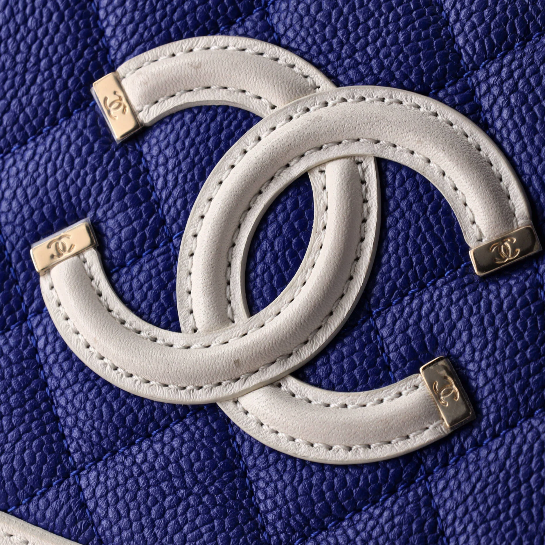Filigree Vanity Case Quilted Caviar Small - Image 6
