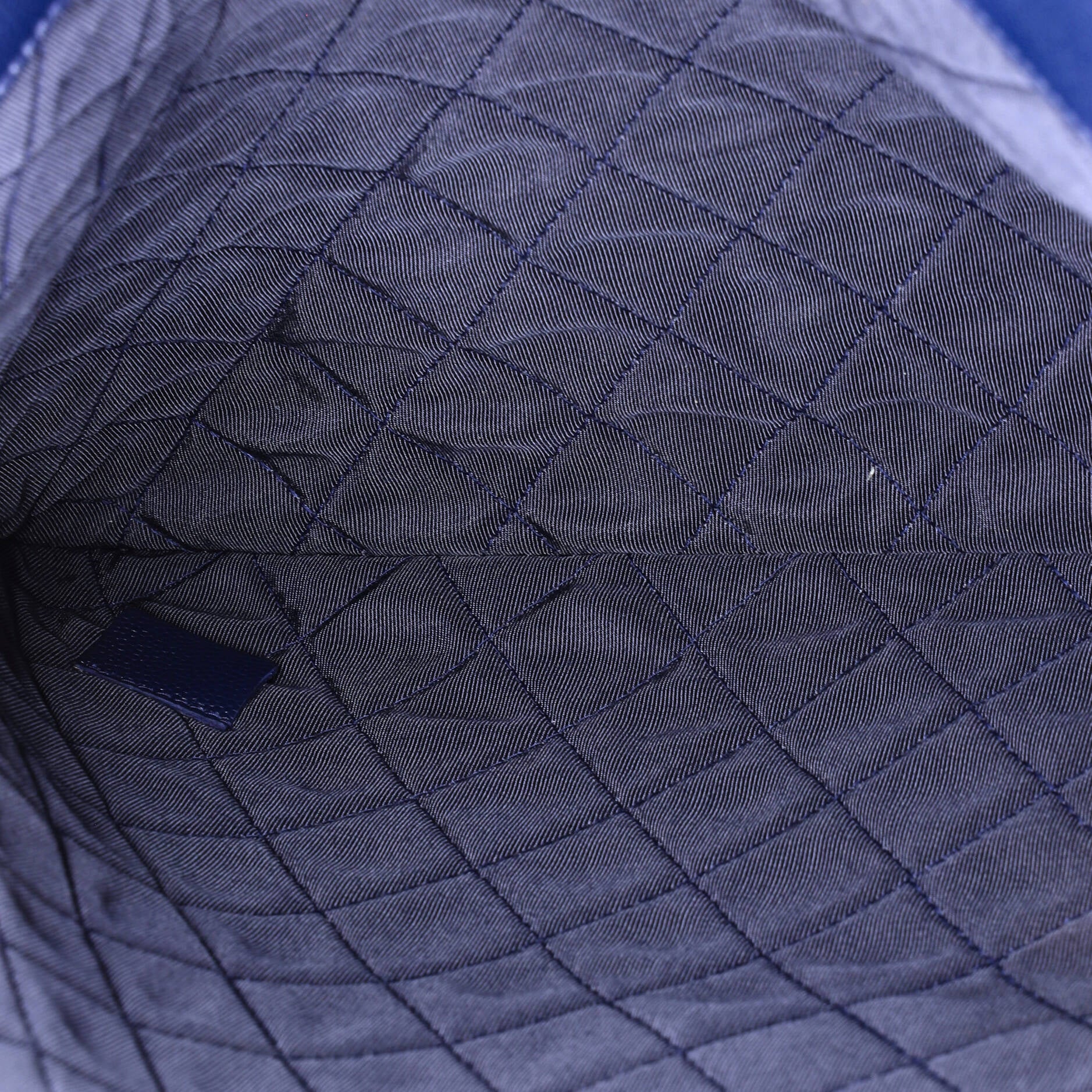 Golden Class O Case Clutch Quilted Caviar Large - Image 5