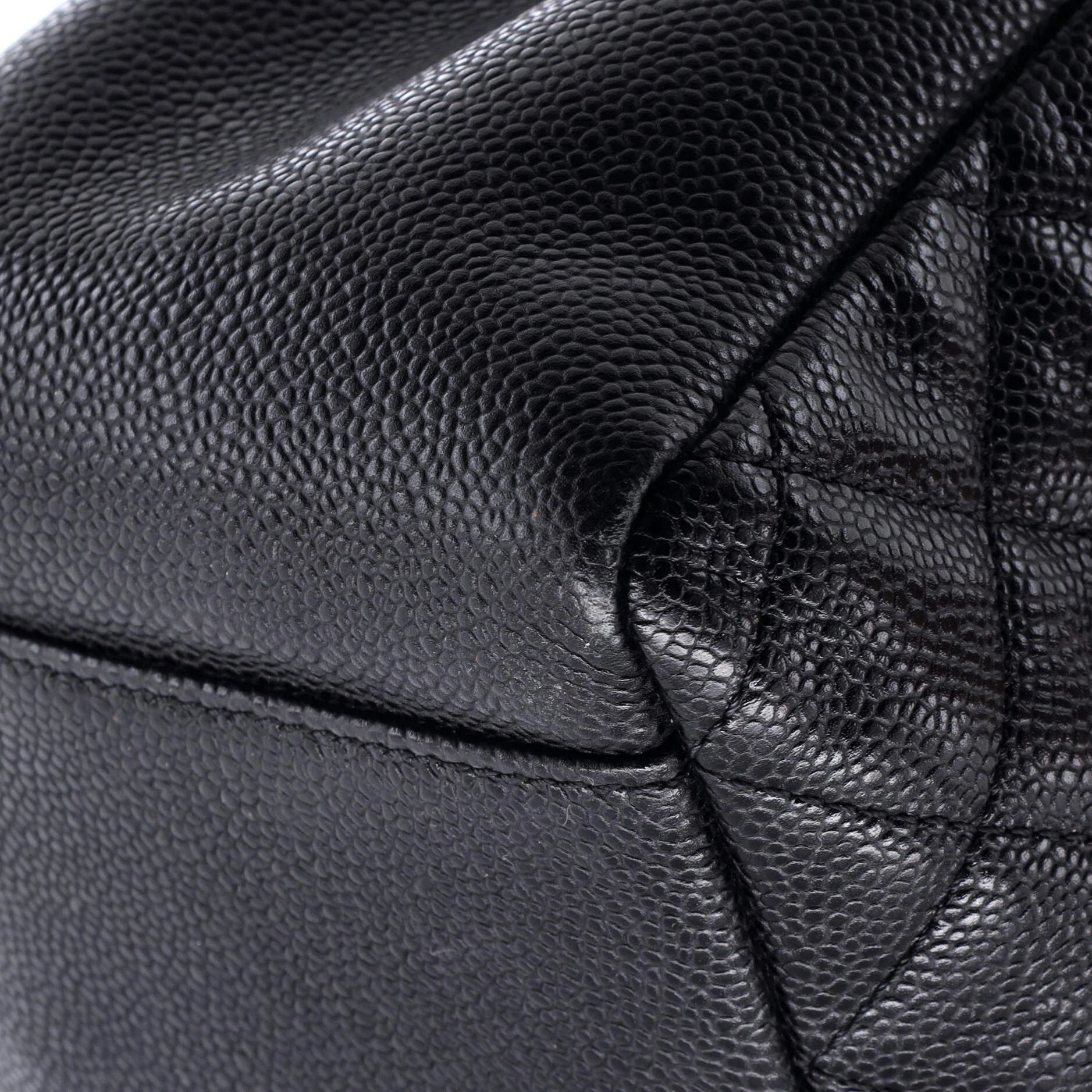 Grand Shopping Tote Quilted Caviar - Image 6