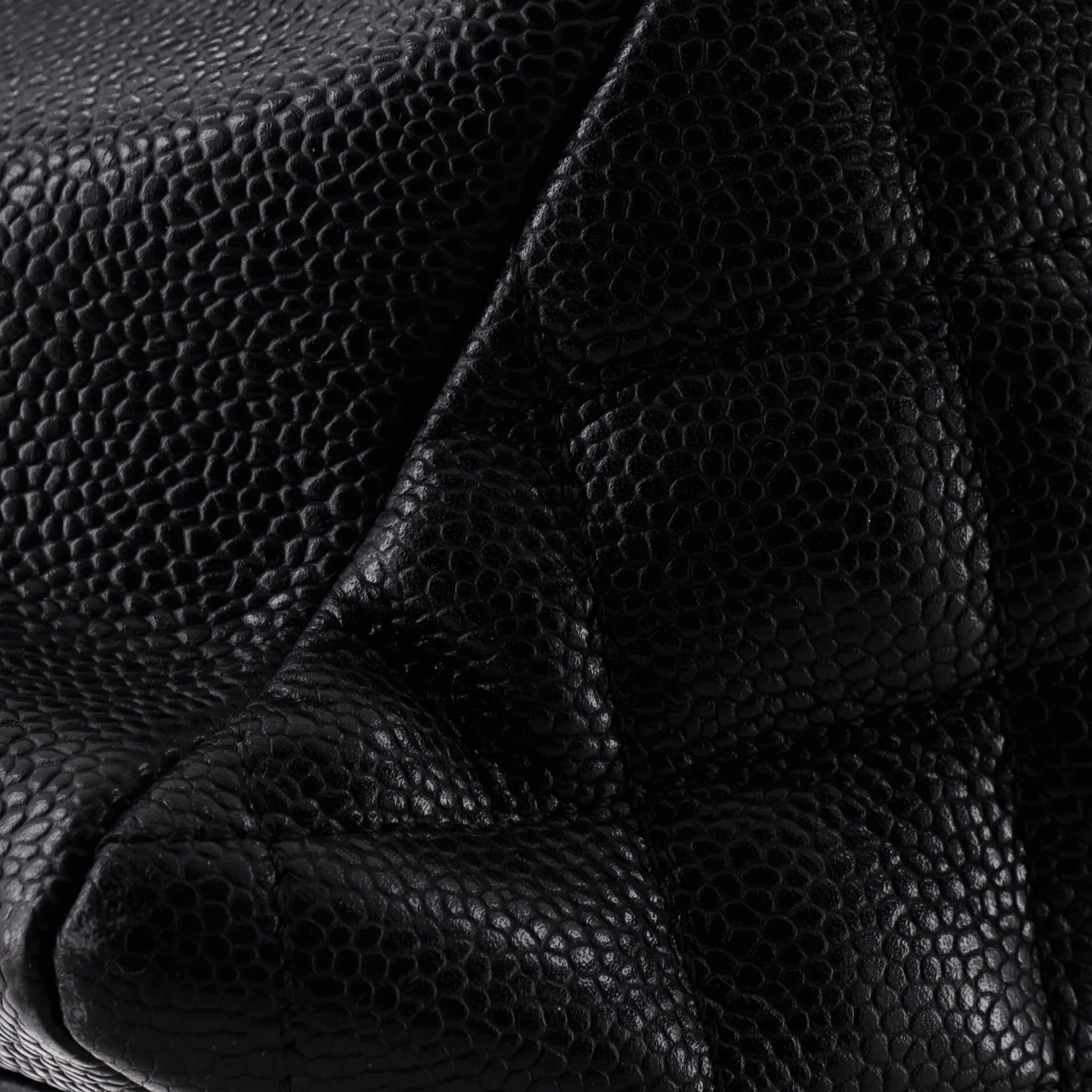 Grand Shopping Tote Quilted Caviar - Image 6