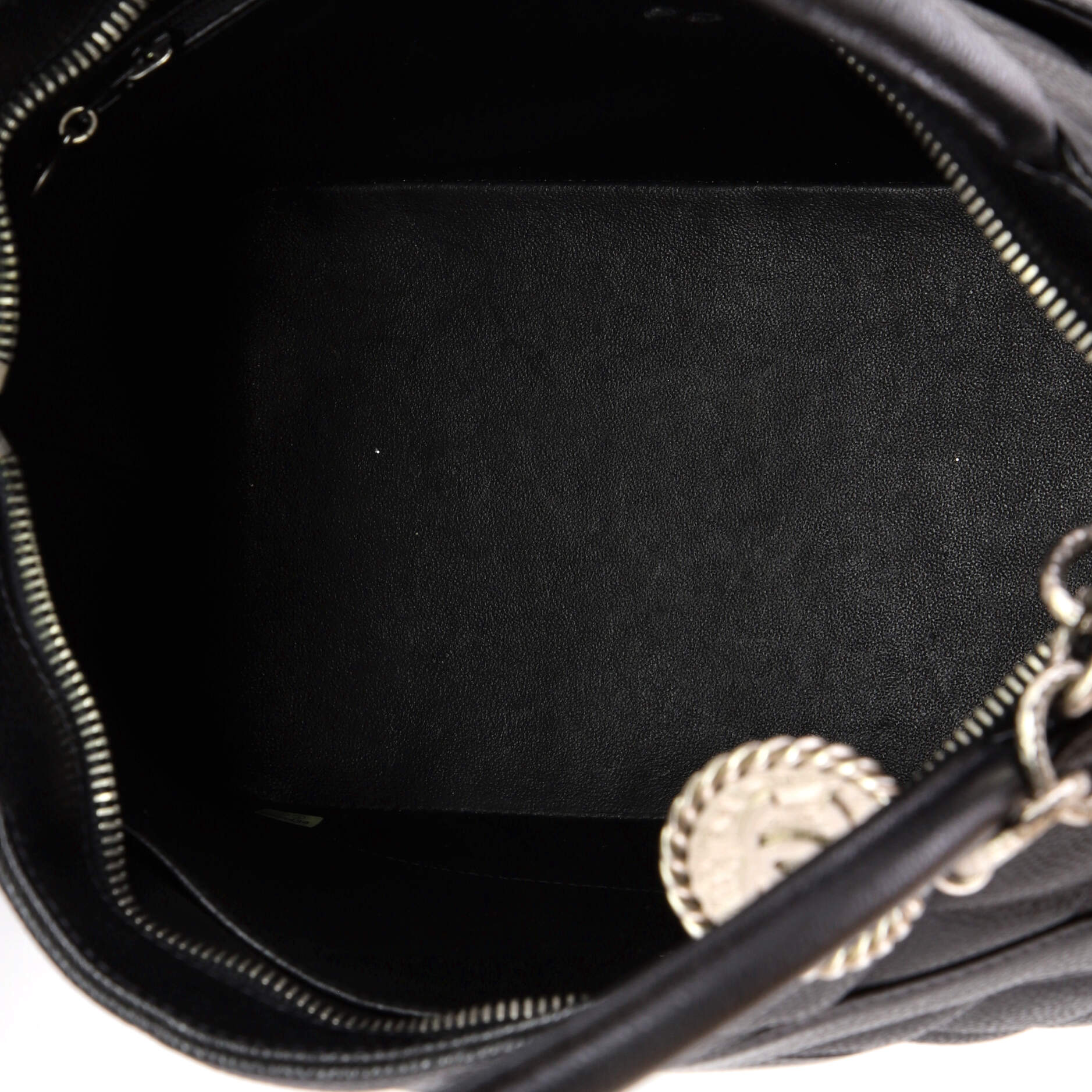 Medallion Tote Quilted Caviar - Image 5