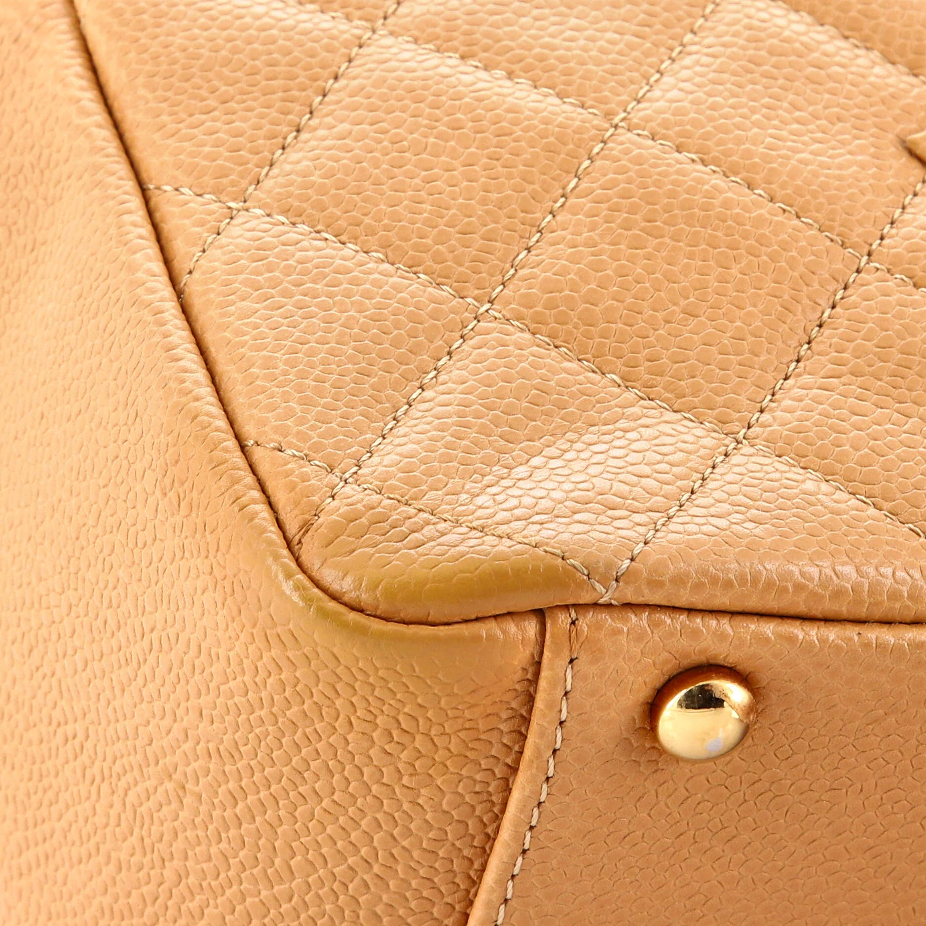 Petite Timeless Tote Quilted Caviar - Image 7