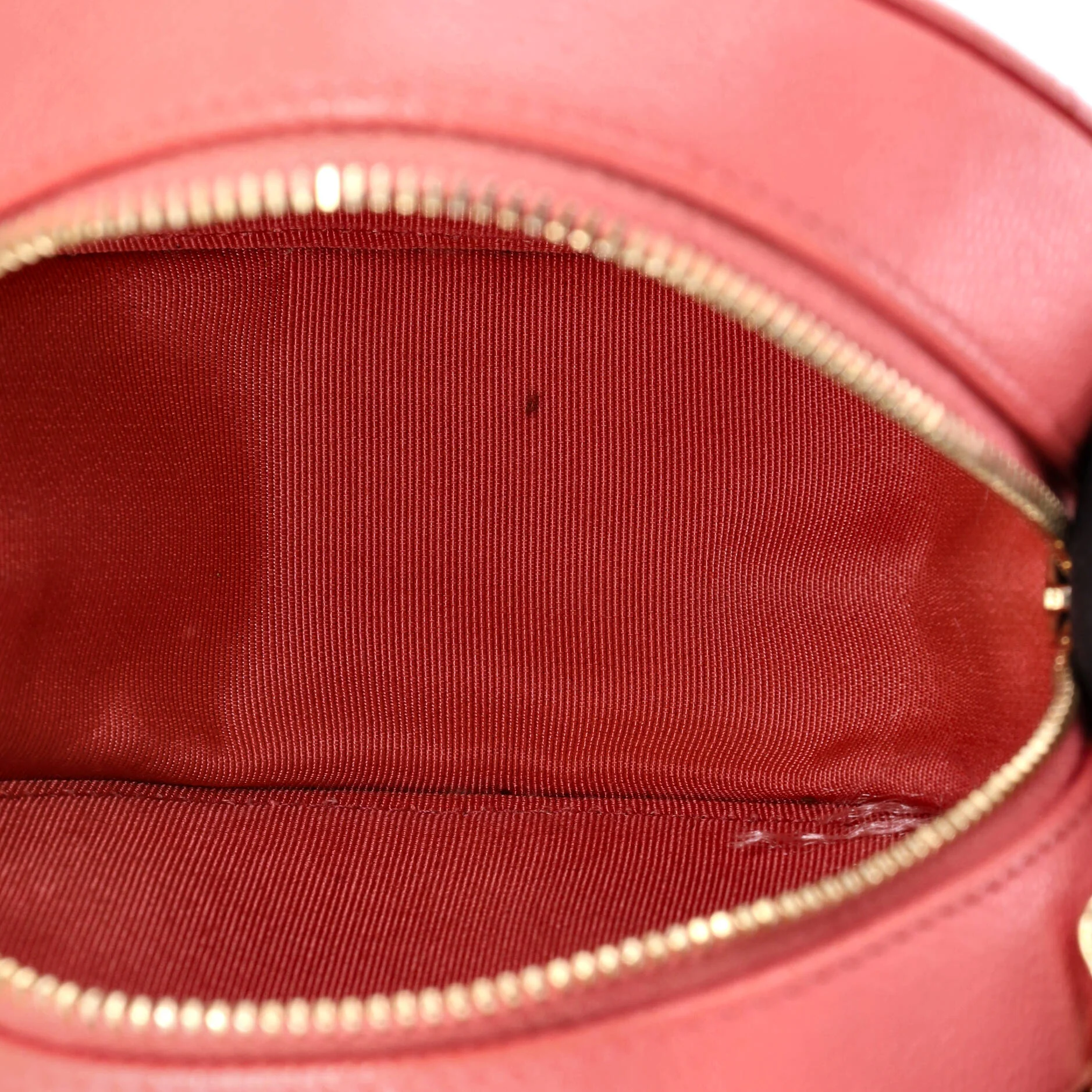 Round Clutch with Chain Quilted Caviar Mini - Image 6