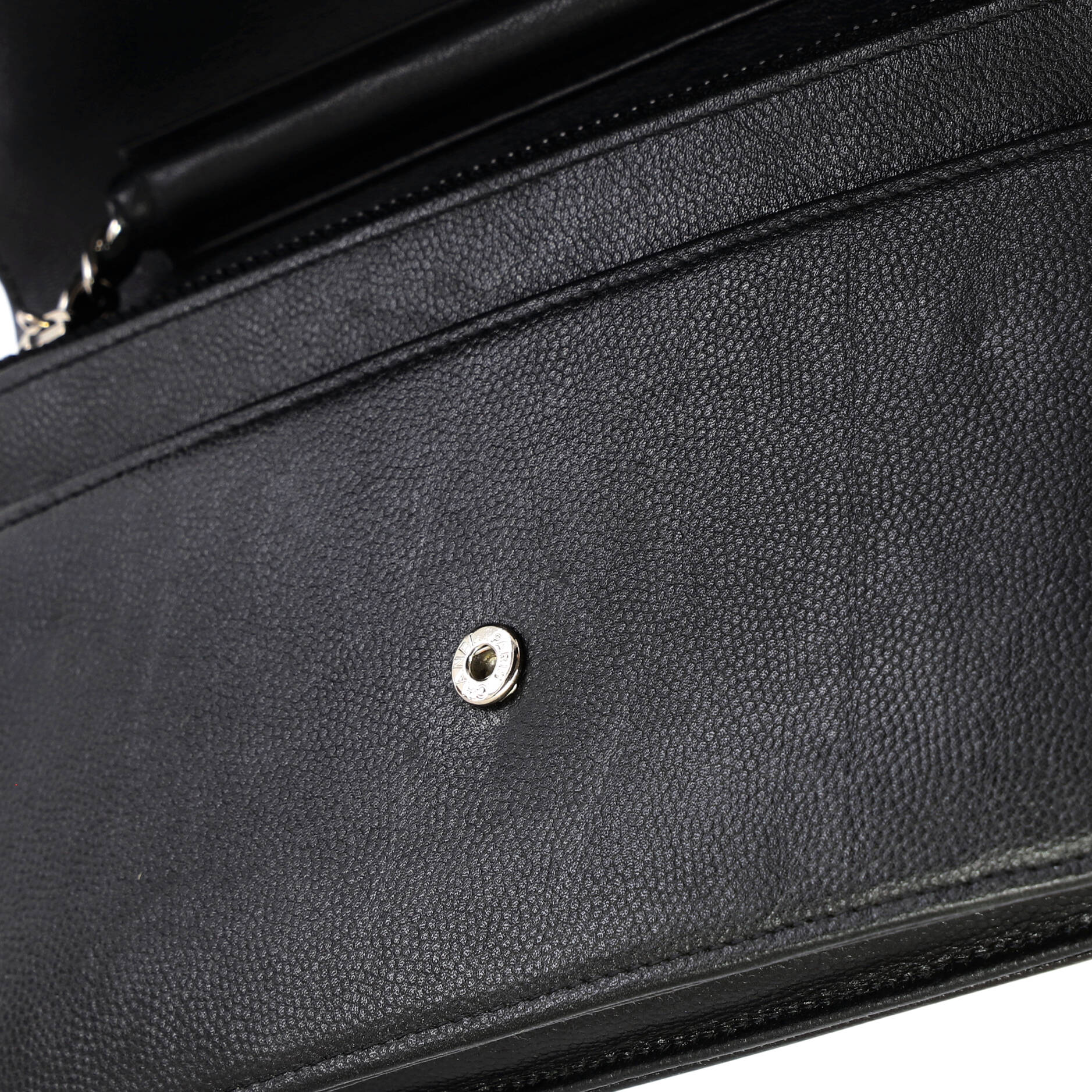 Sevruga Wallet on Chain Caviar - Image 7