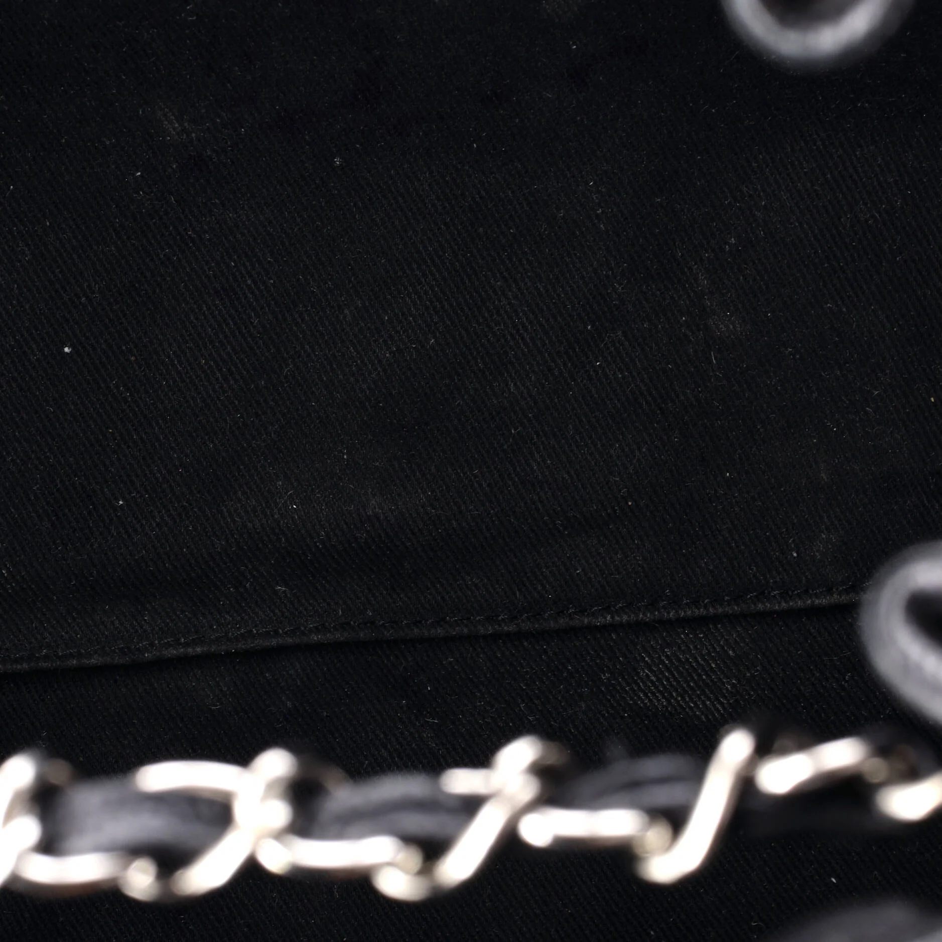 Timeless Chain Tote Caviar Large - Image 5