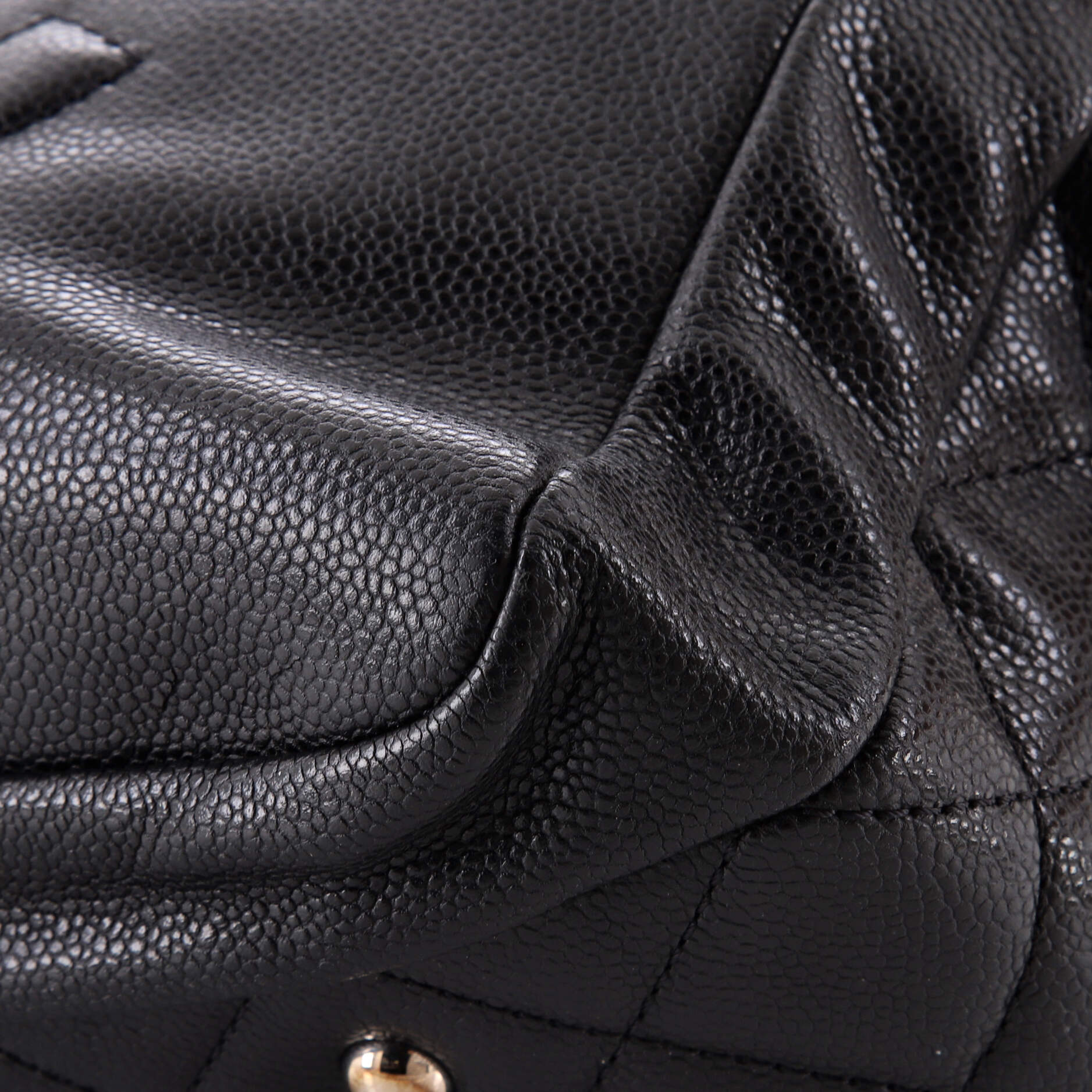Timeless Pocket Tote Soft Caviar North South - Image 6