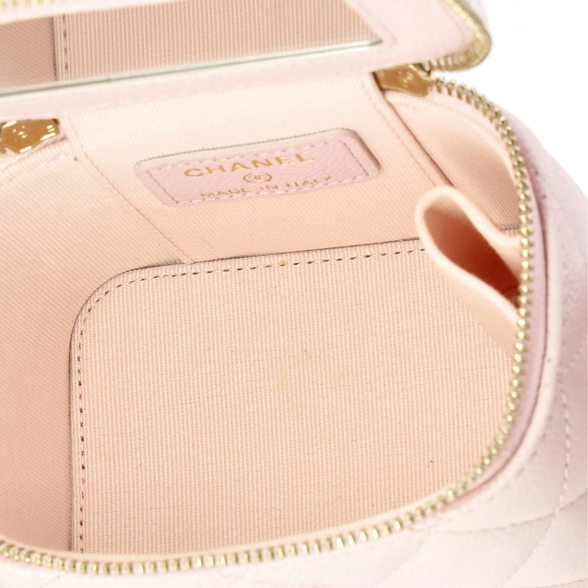 Tiny CC Link Vanity Case with Chain Quilted Caviar Mini - Image 6