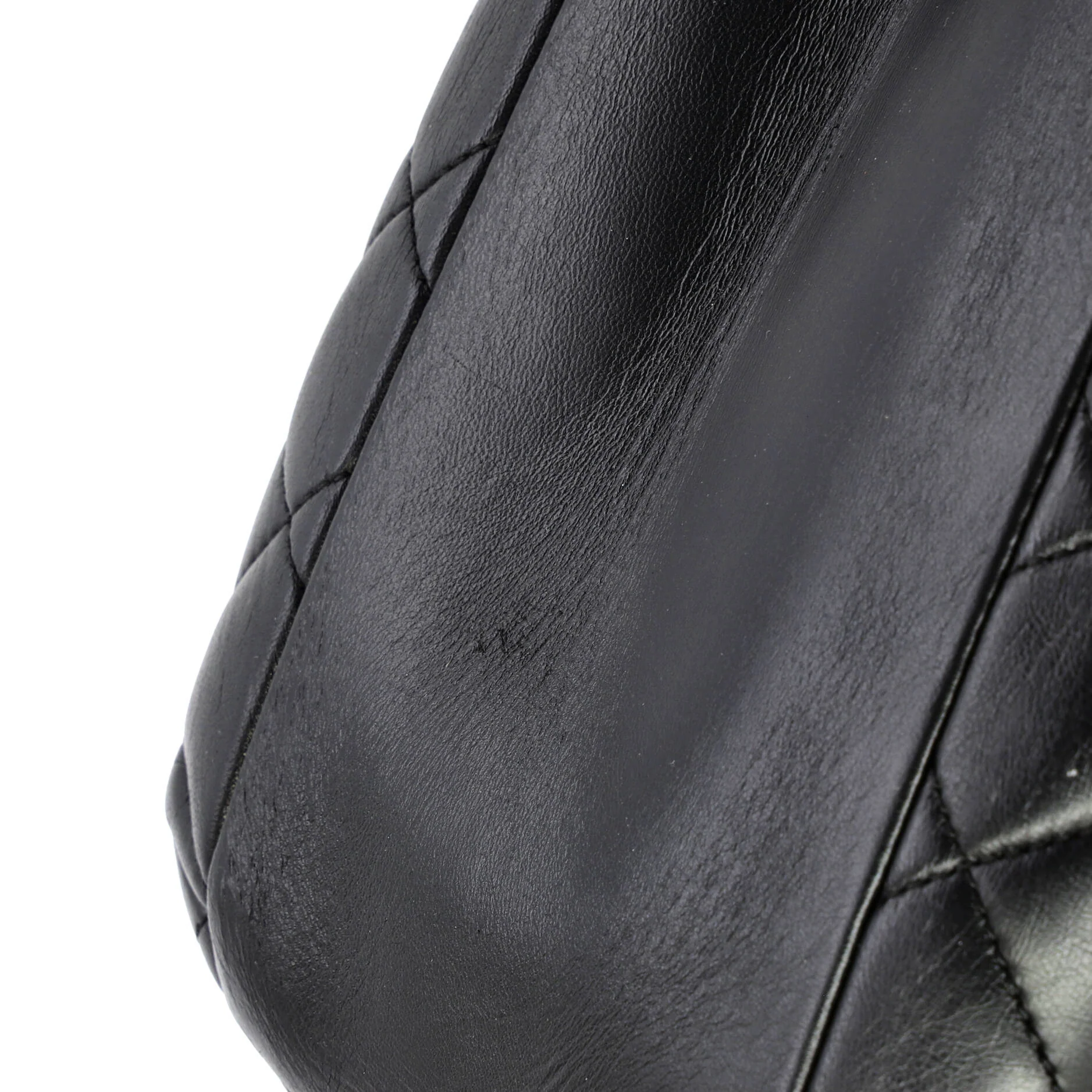 Trendy CC Bowling Bag Quilted Lambskin Medium - Image 6