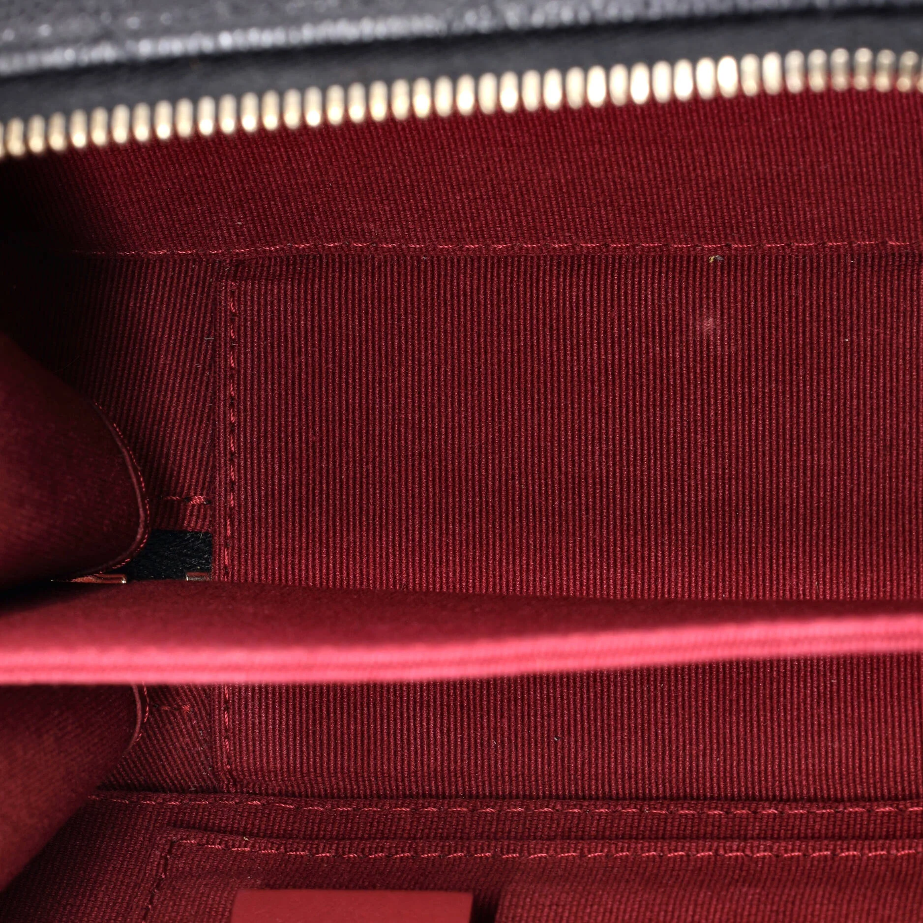 Twist Your Buttons Zip Around Vanity Case with Chain Quilted Caviar - Image 5