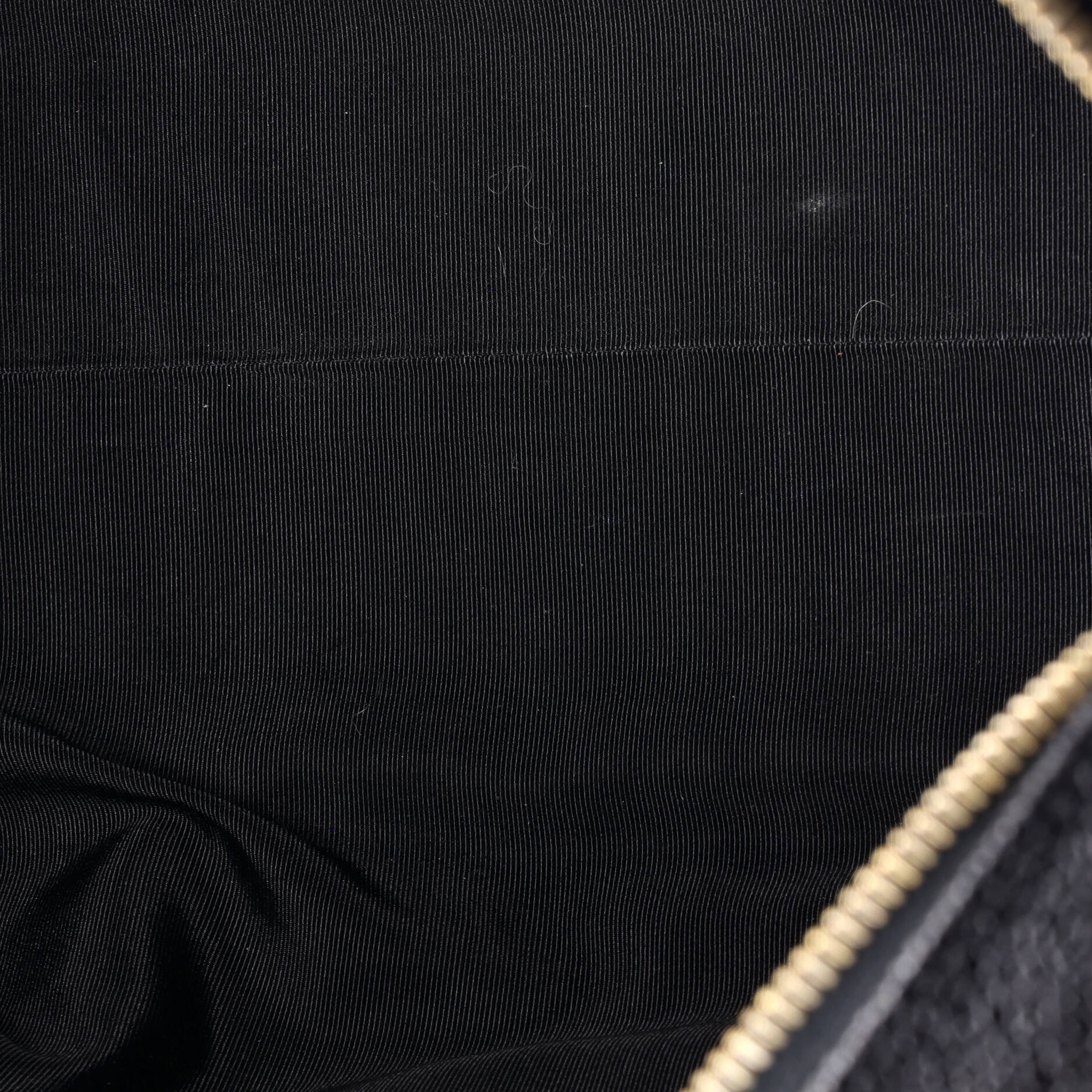 Vintage Timeless Zip Tote Caviar Medium - Image 6
