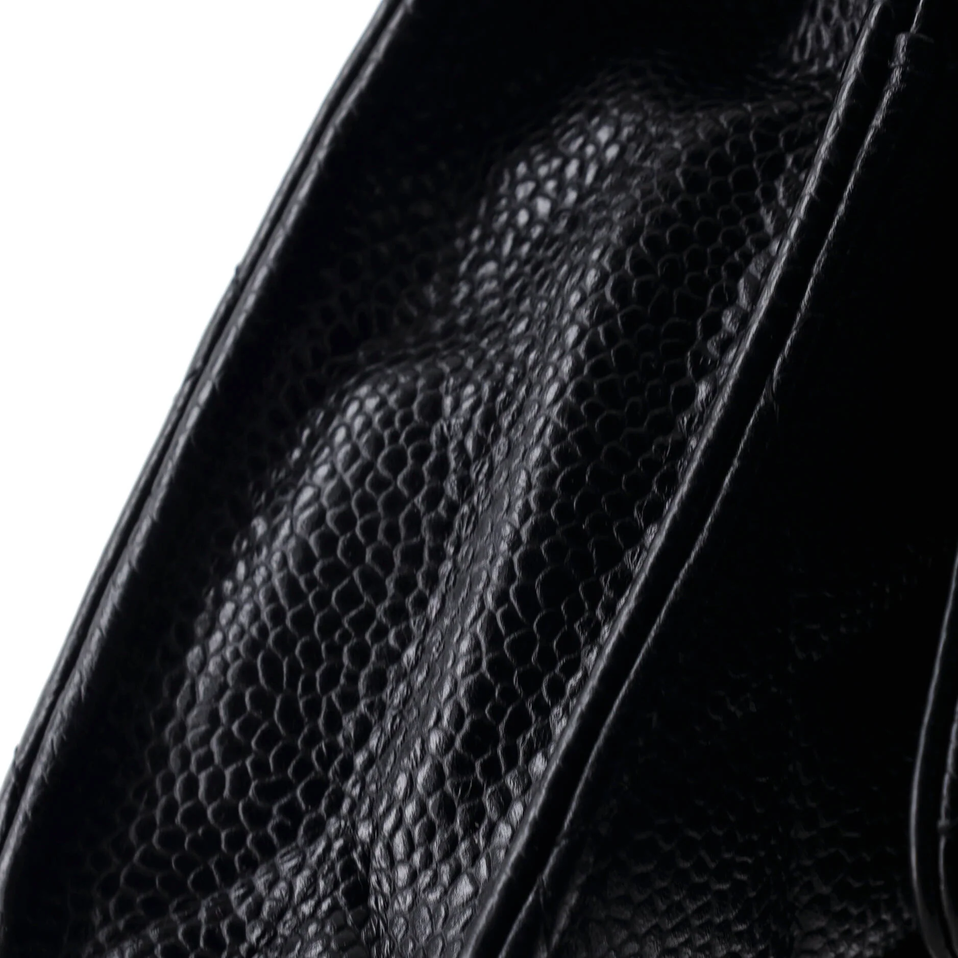 Wallet on Chain Quilted Caviar - Image 6