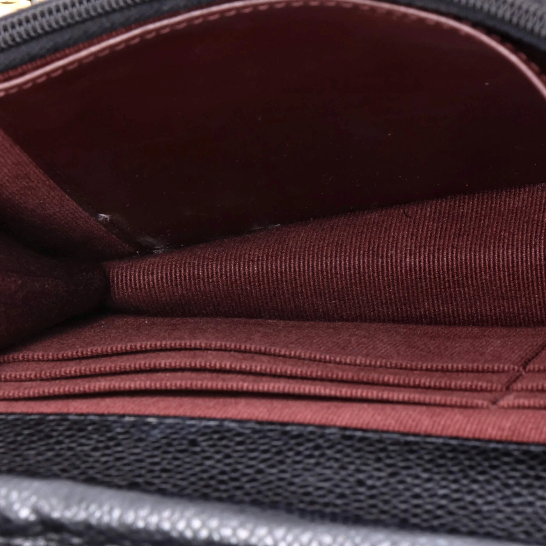 Wallet on Chain Quilted Caviar - Image 5