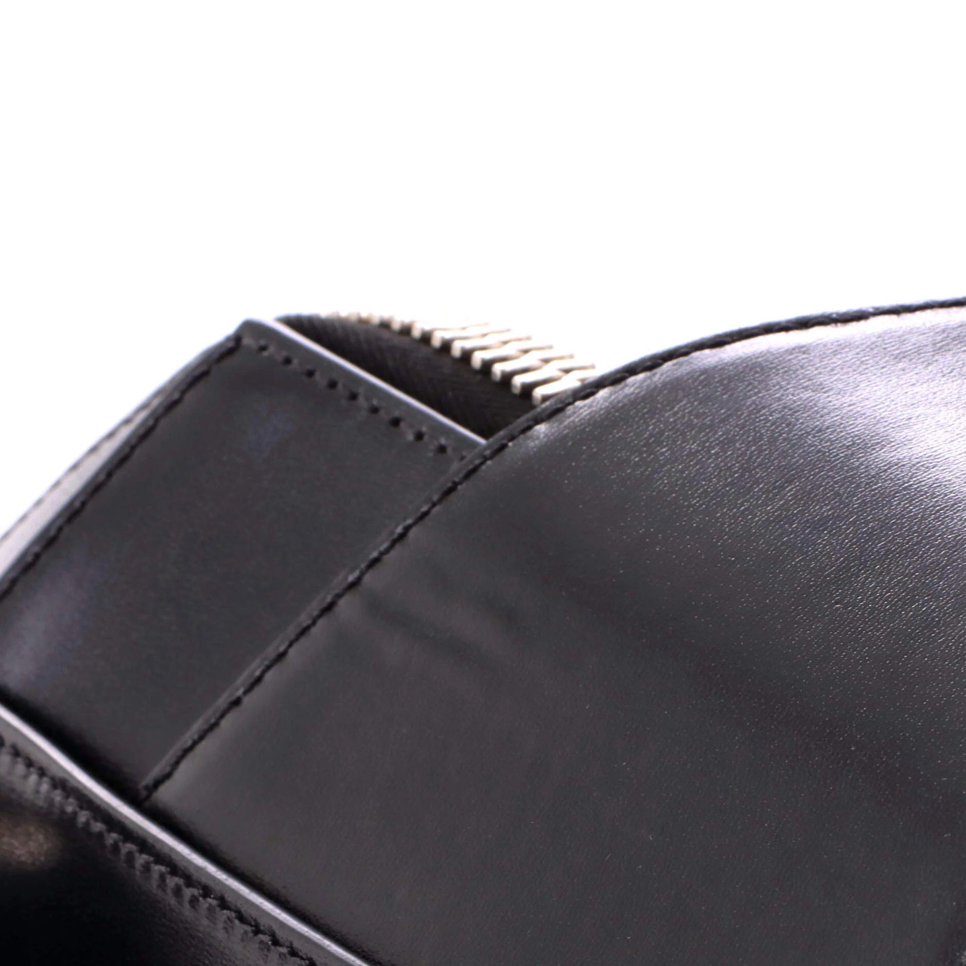 Antigona U Crossbody Bag Leather - Image 6