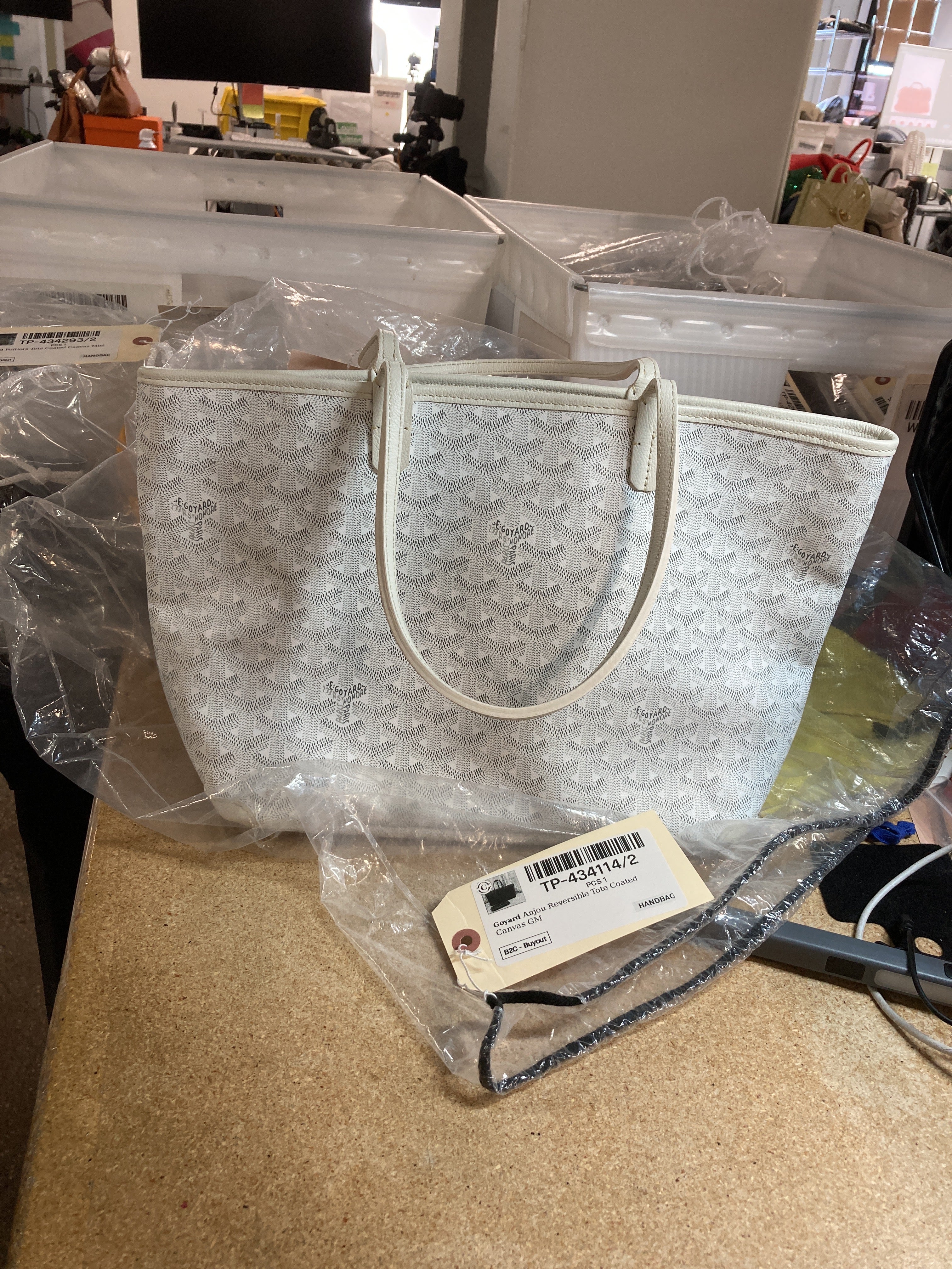 Artois Tote Coated Canvas PM - Image 8