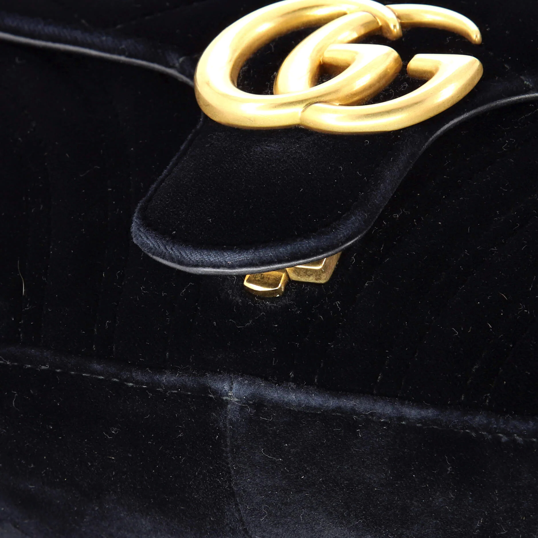 GG Marmont Flap Bag Matelasse Velvet Small - Image 8
