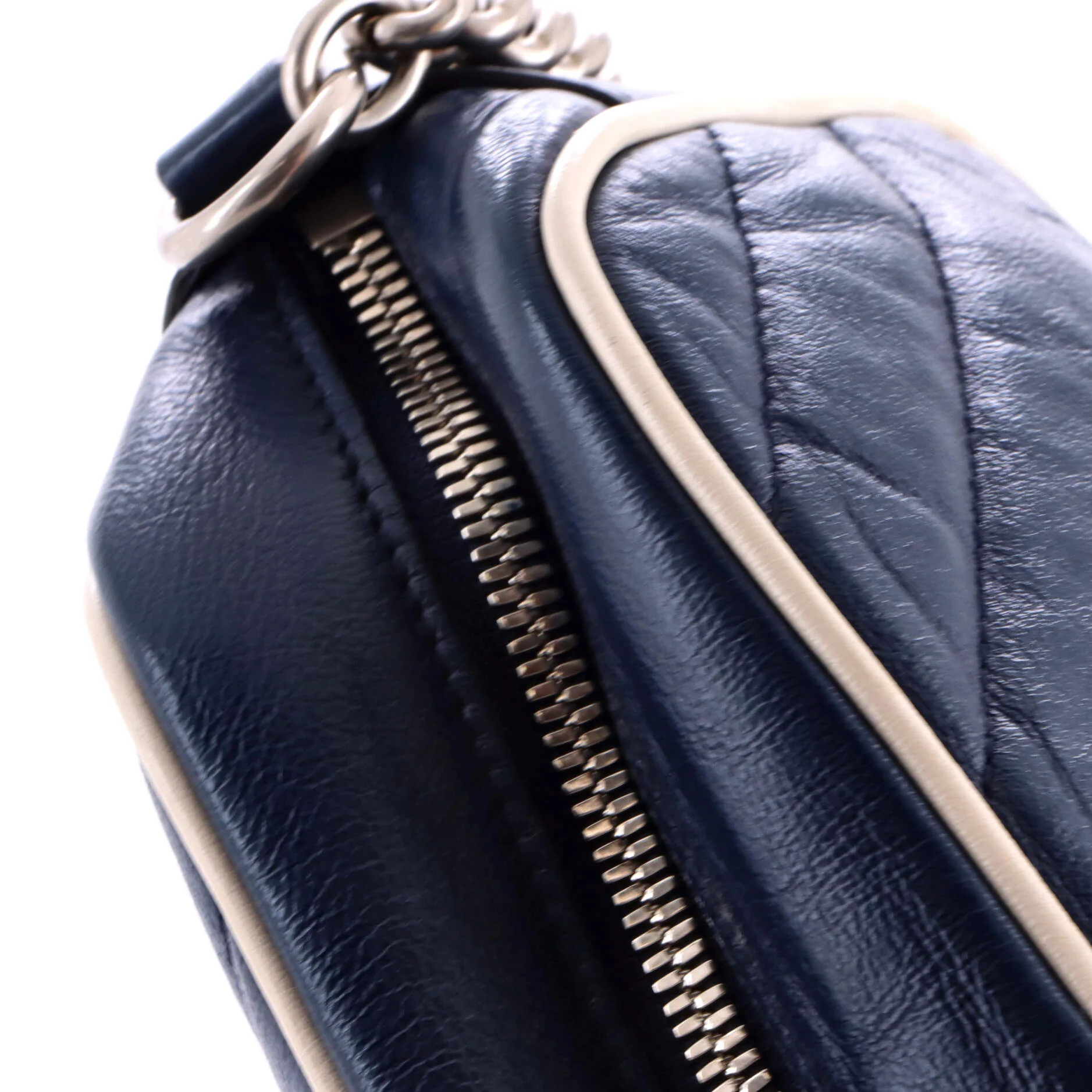 GG Marmont Shoulder Bag Diagonal Quilted Leather Small - Image 7