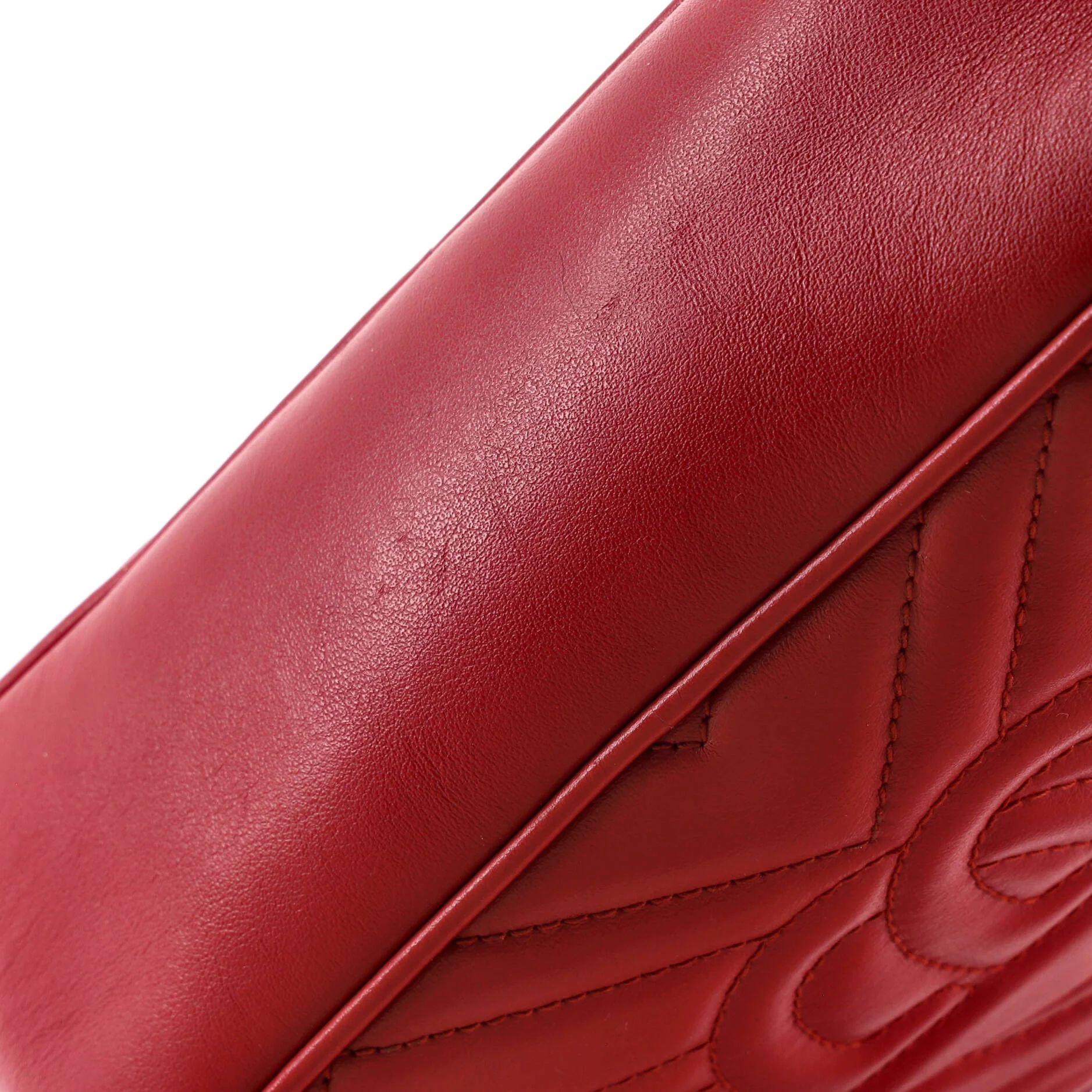 GG Marmont Shoulder Bag Matelasse Leather Small - Image 8