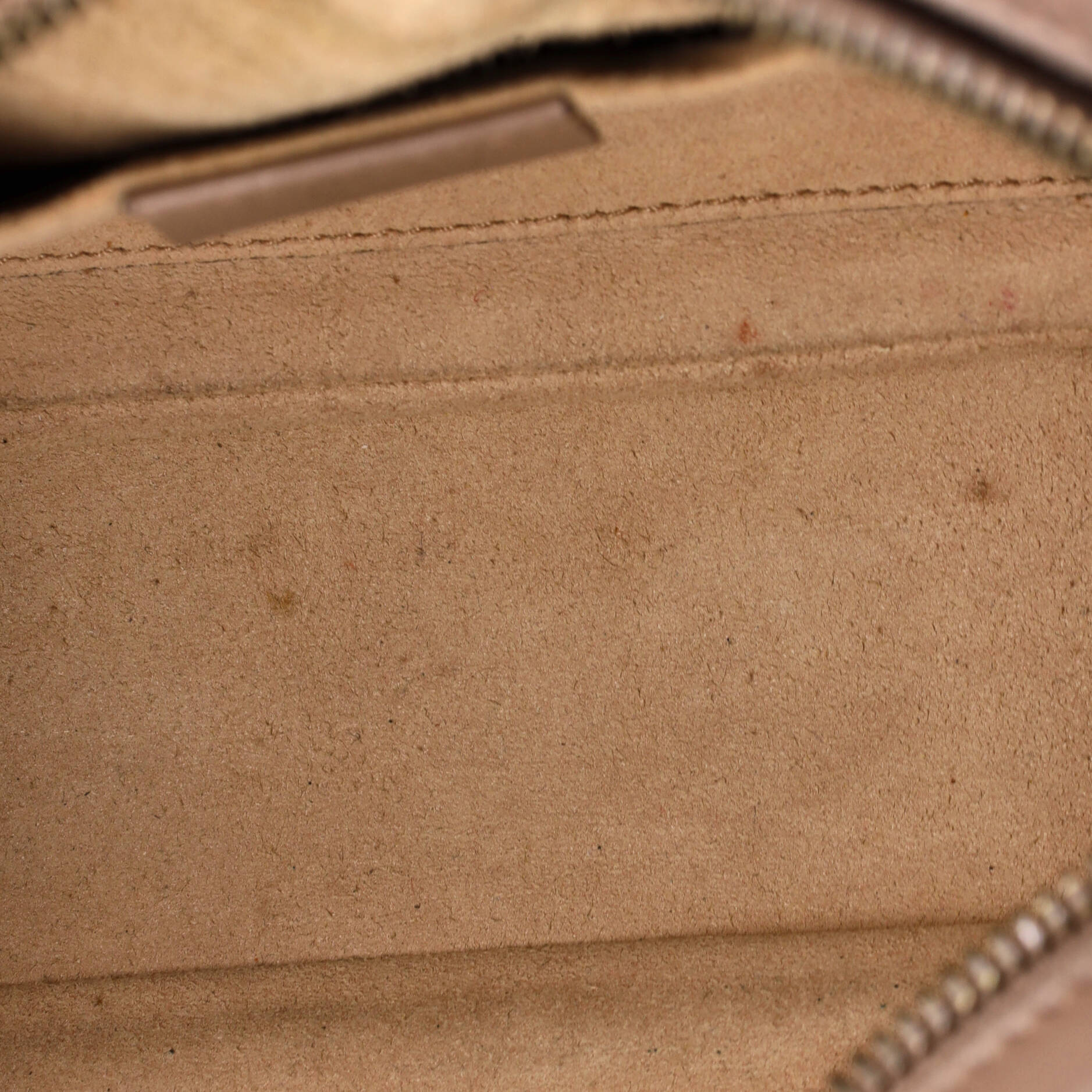 GG Marmont Shoulder Bag Matelasse Leather Small - Image 5