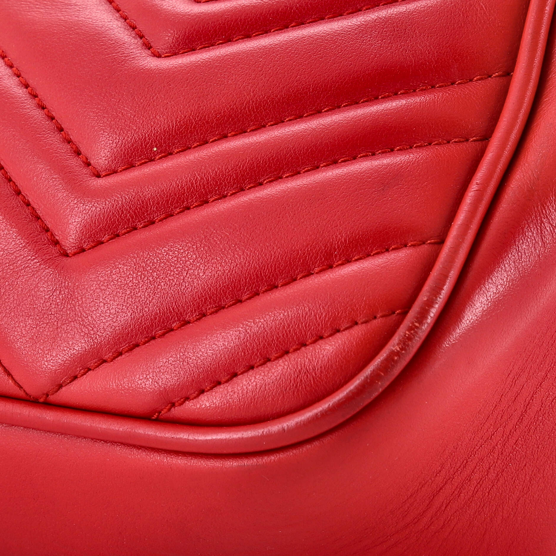 GG Marmont Shoulder Bag Matelasse Leather Small - Image 6