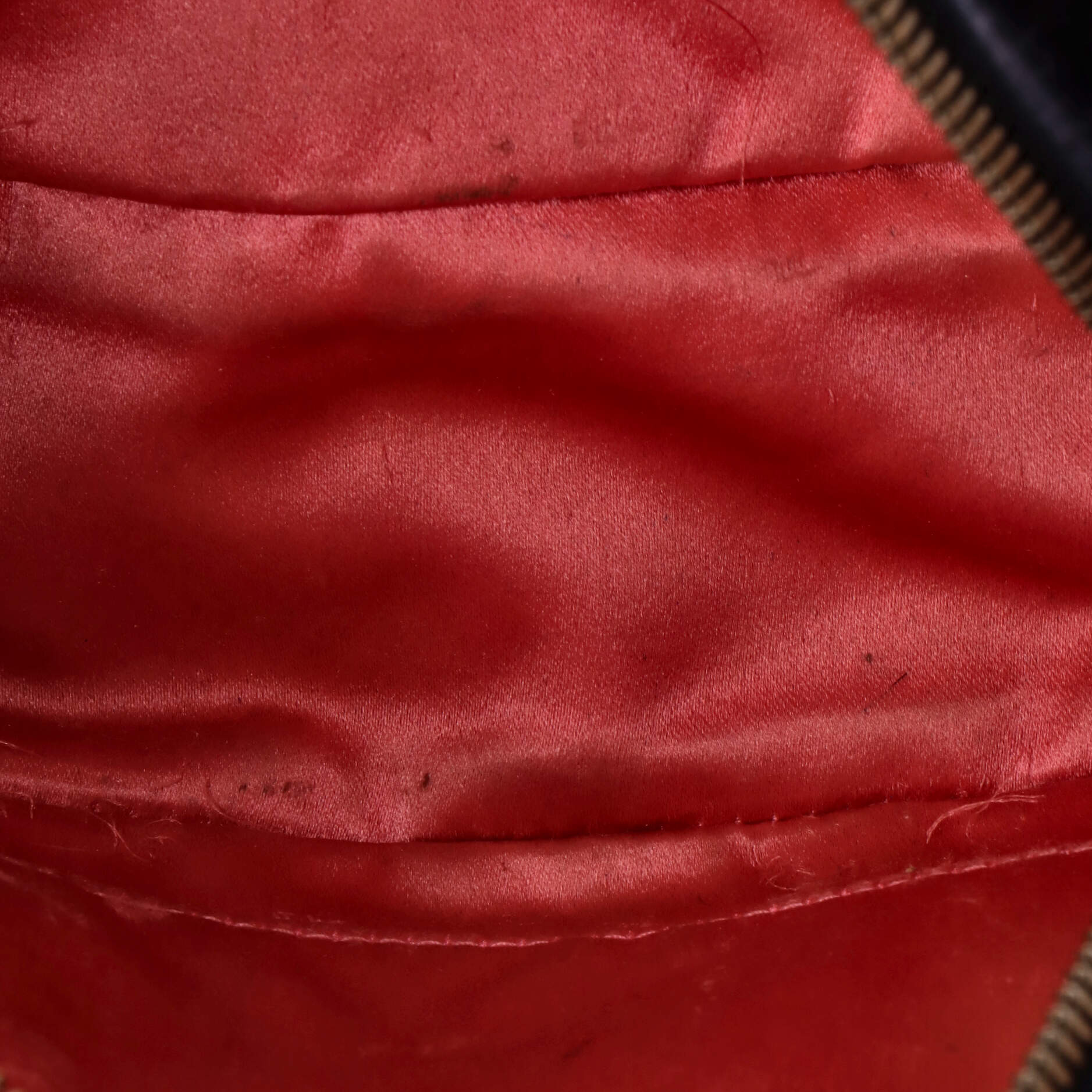 GG Marmont Shoulder Bag Matelasse Velvet Small - Image 5