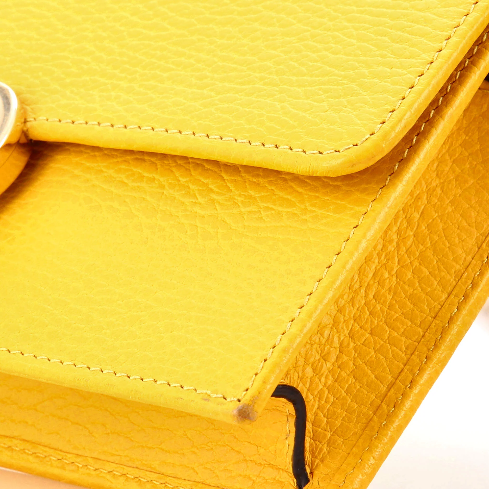 Interlocking Wallet on Chain Leather - Image 6
