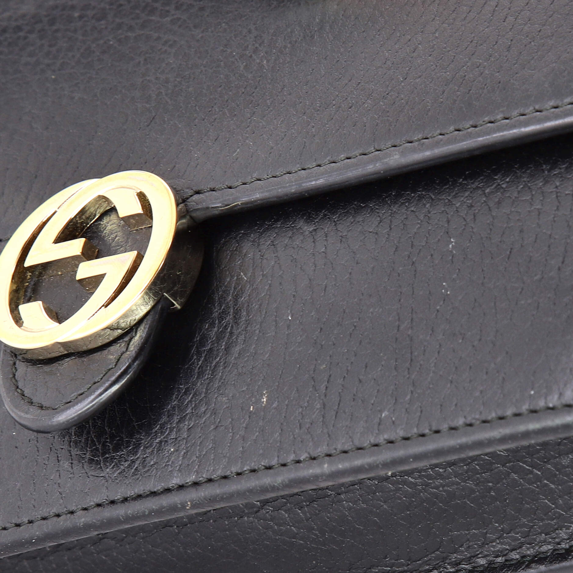Interlocking Wallet on Chain Leather - Image 7