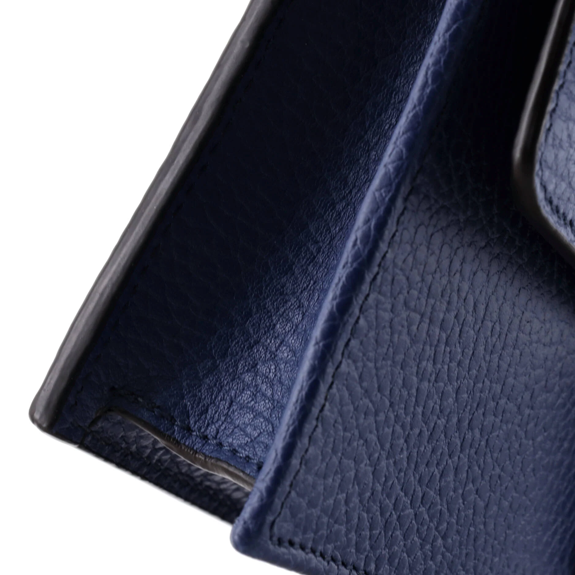 Interlocking Wallet on Chain Leather - Image 6