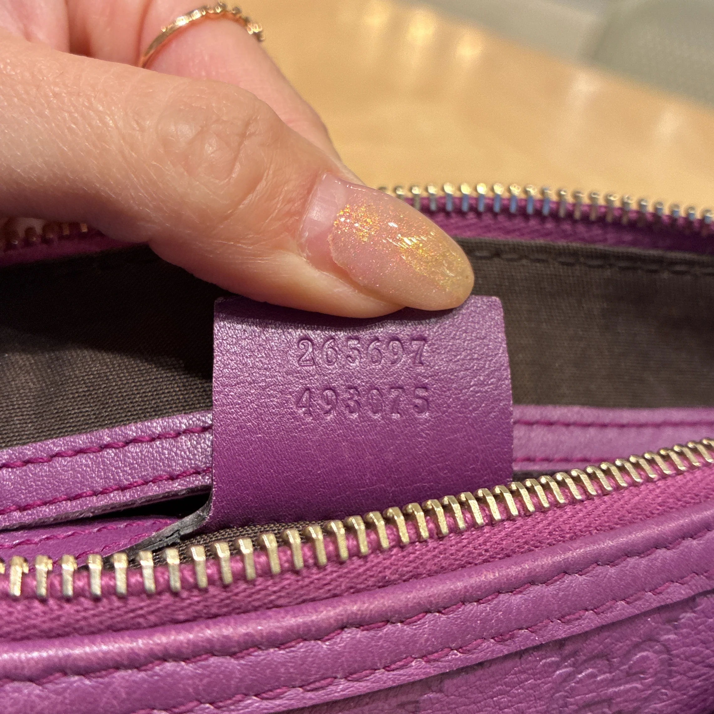 Joy Boston Bag Guccissima Leather Medium - Image 8