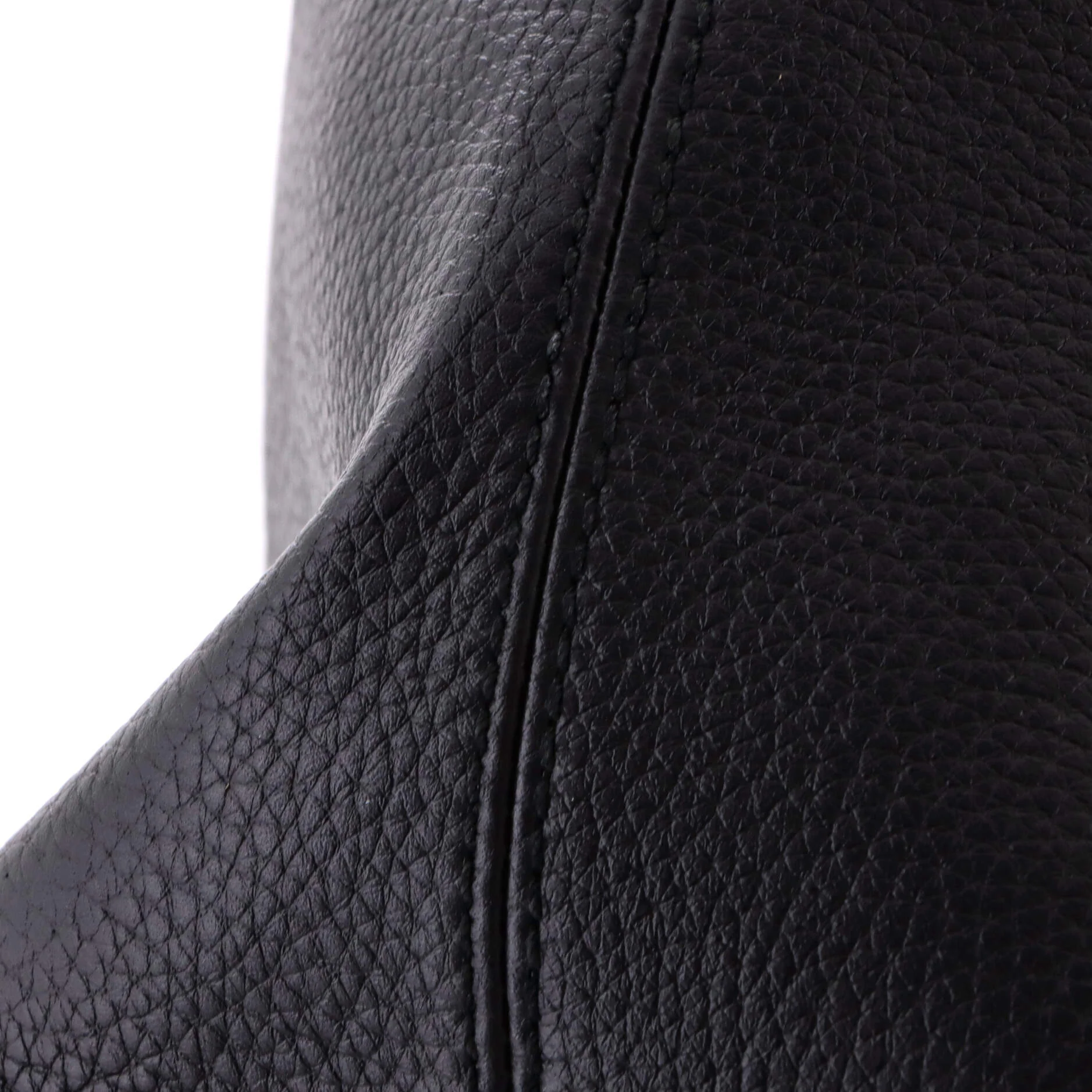 Soho Chain Strap Shoulder Bag Leather Medium - Image 7