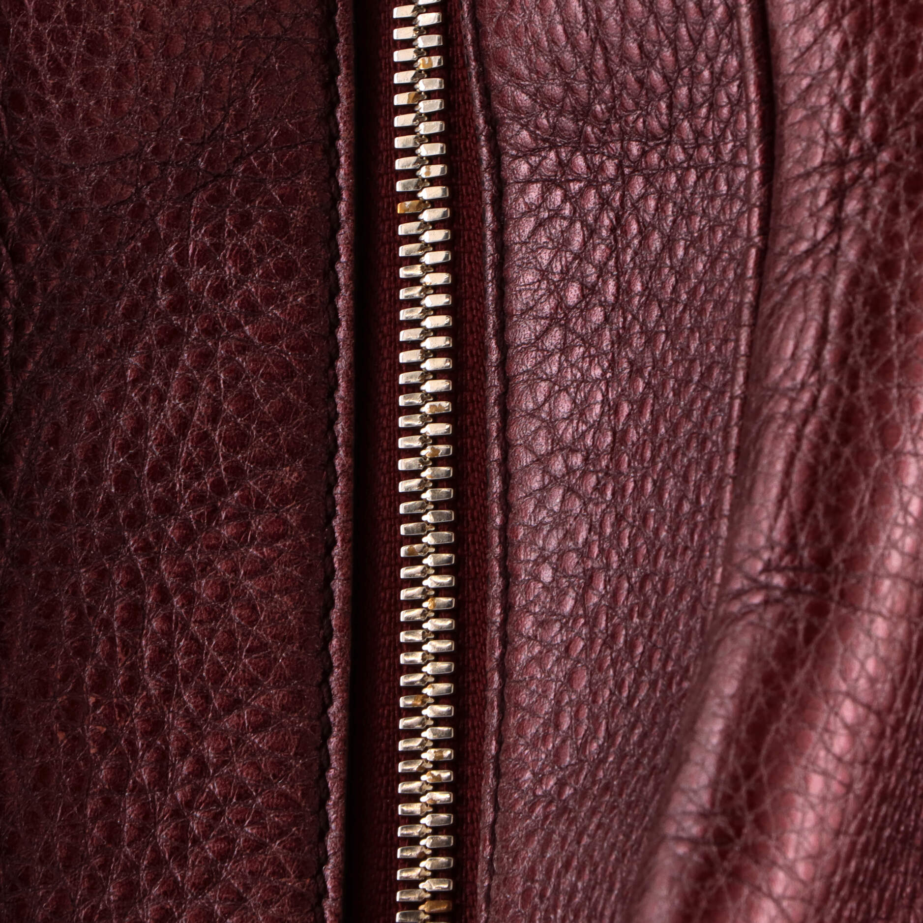 Soho Chain Zip Shoulder Bag Leather Medium - Image 8