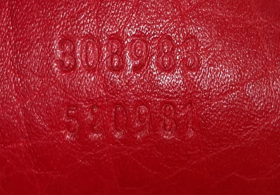Soho Chain Zip Shoulder Bag Leather Small - Image 8