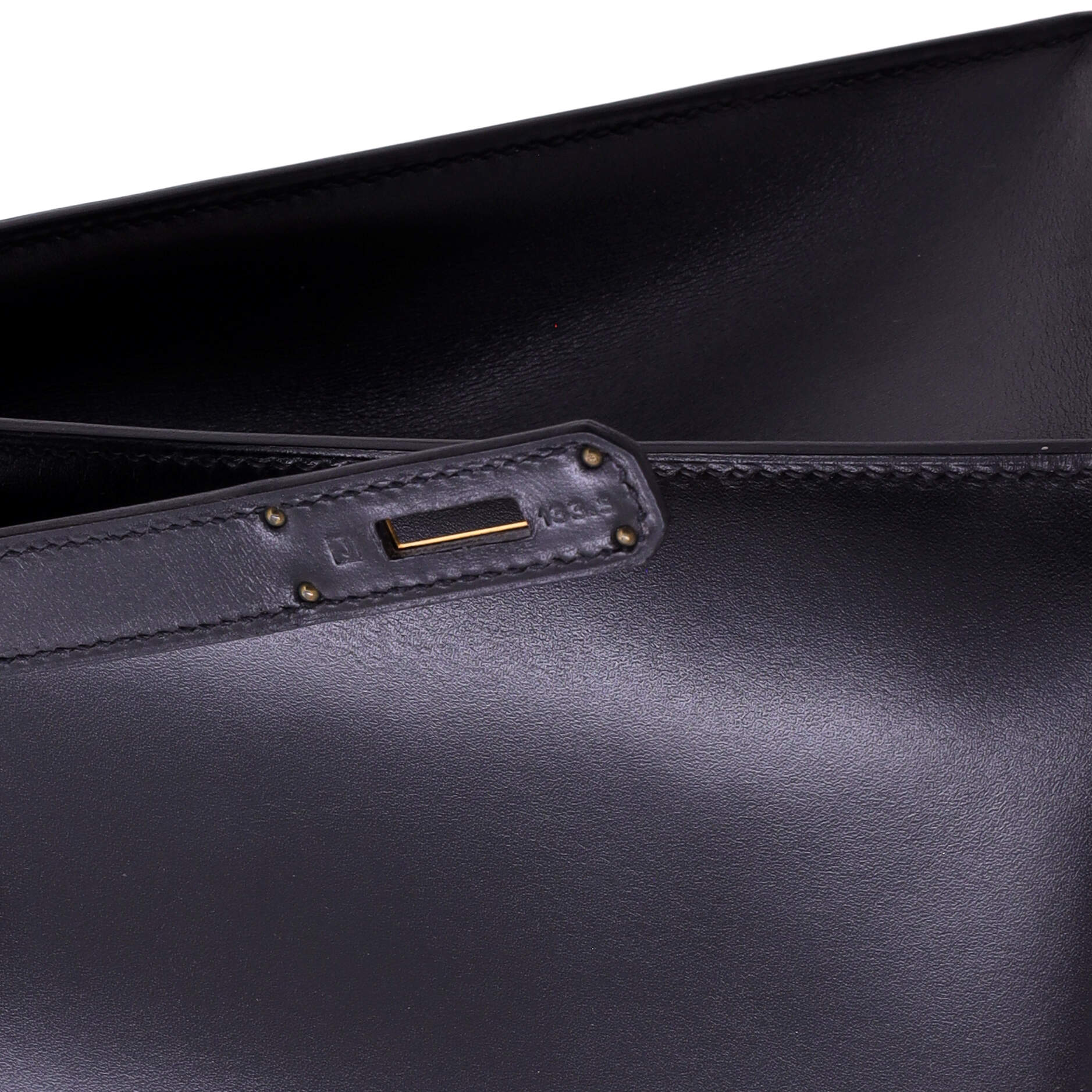 Kelly Handbag Noir Box Calf with Gold Hardware 32 - Image 8