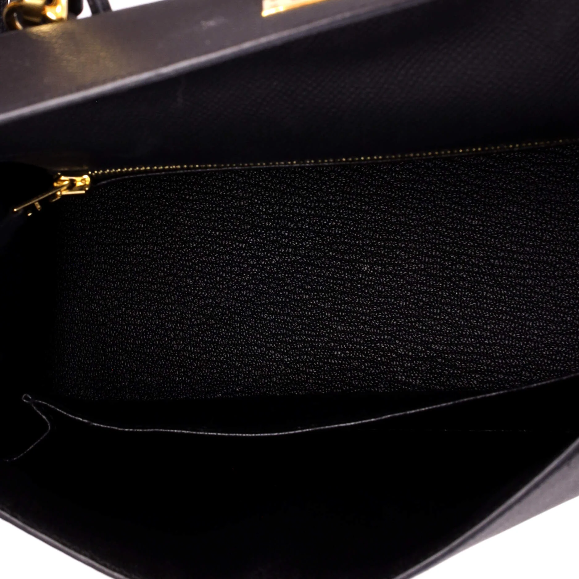 Kelly Handbag Noir Epsom with Gold Hardware 25 - Image 7