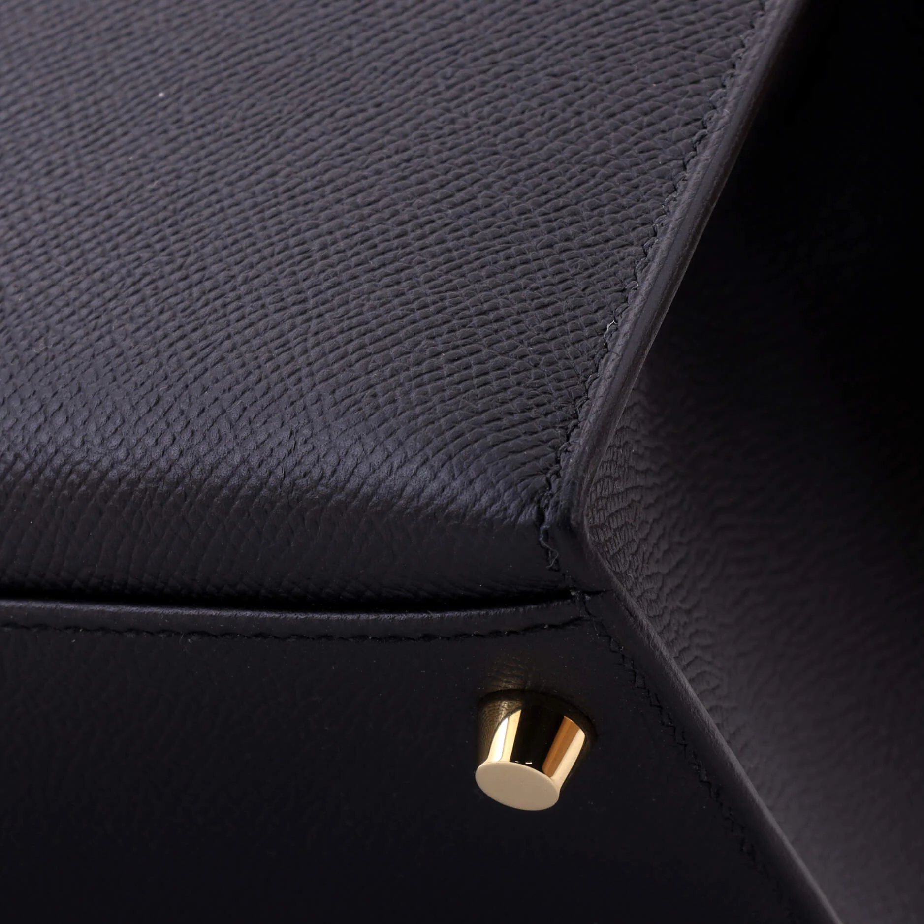 Kelly Handbag Noir Epsom with Gold Hardware 28 - Image 8