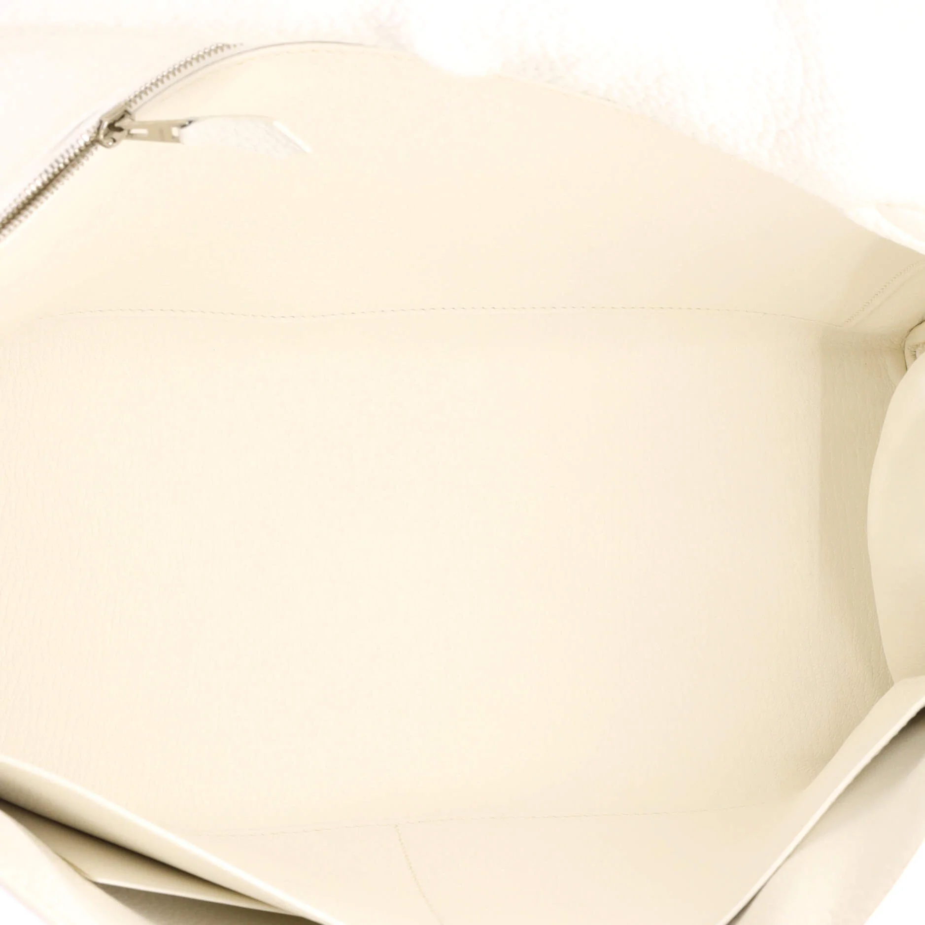 Kelly Handbag Blanc Togo with Palladium Hardware 35 - Image 7
