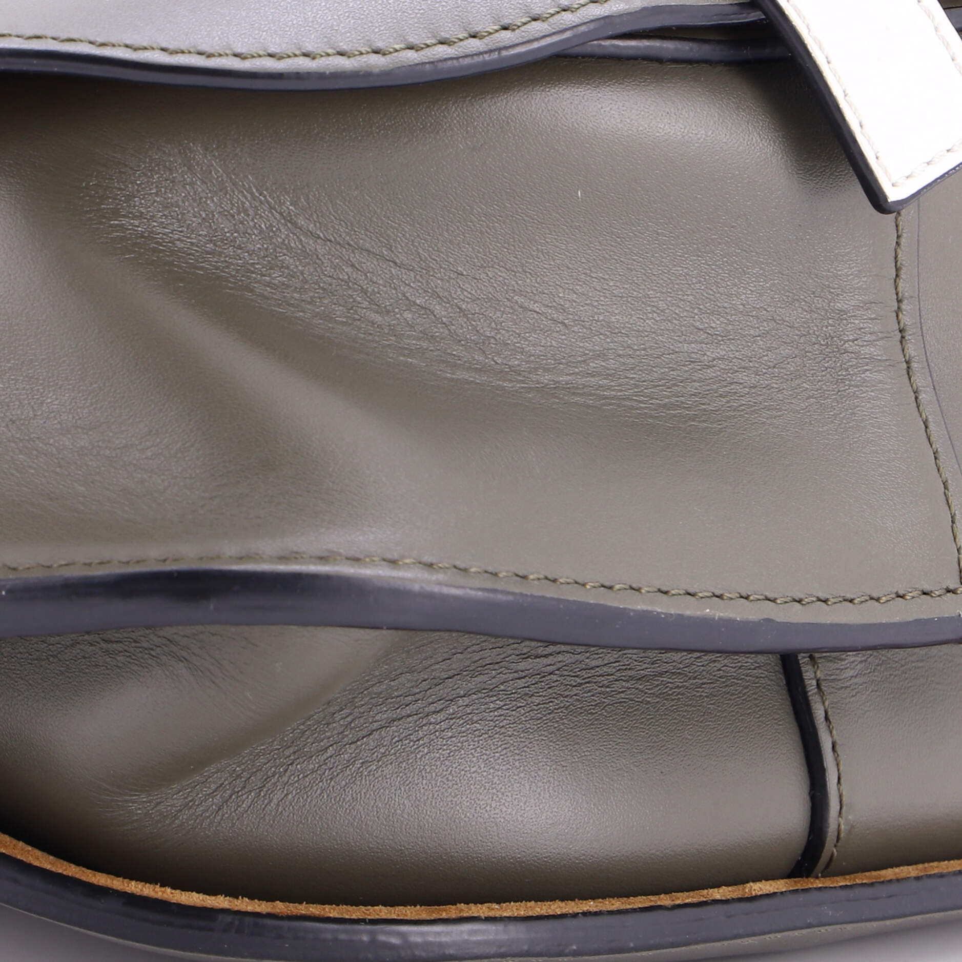Gate Shoulder Bag Leather Small - Image 6