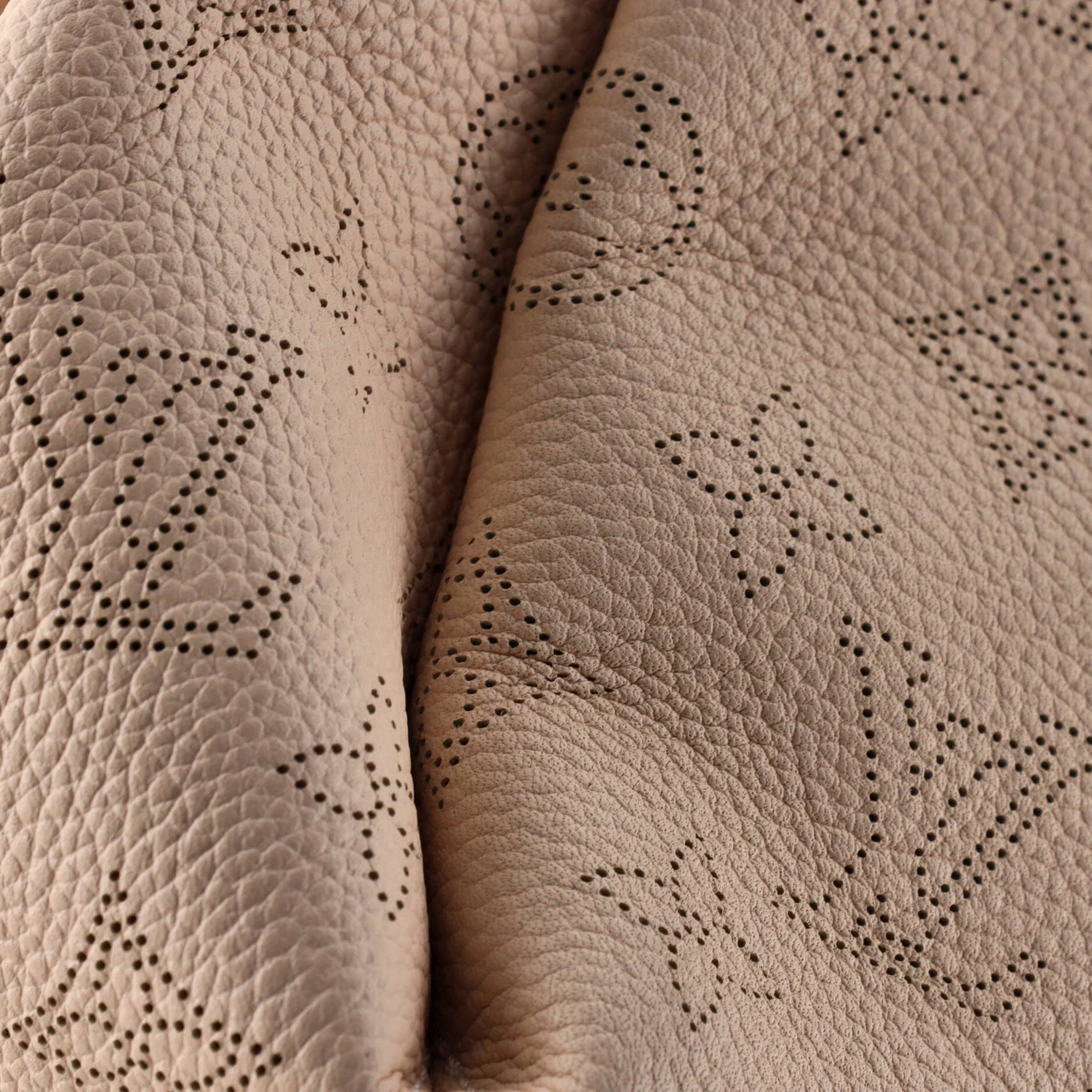 Babylone Handbag Mahina Leather BB - Image 6