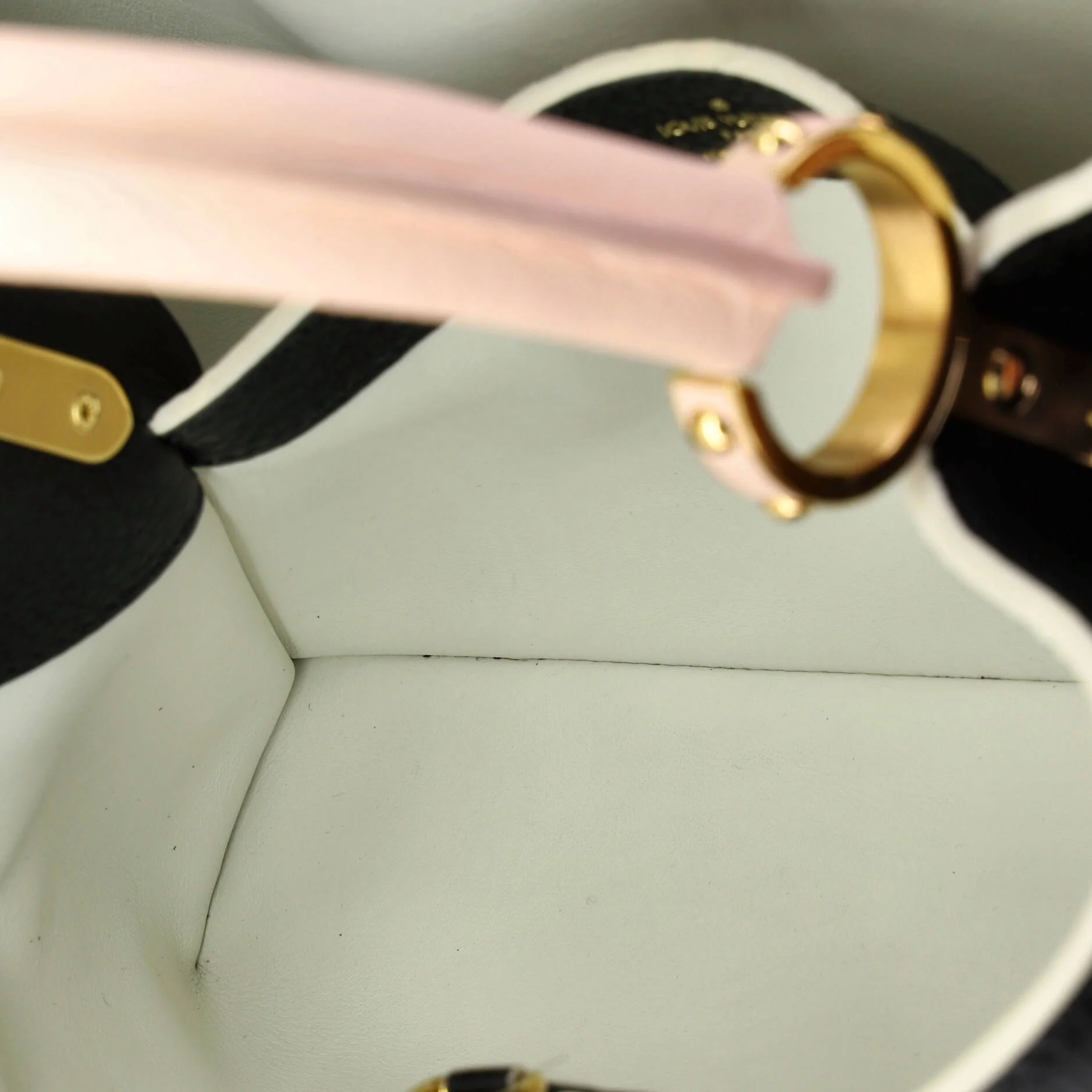 Capucines Bag Leather PM - Image 5