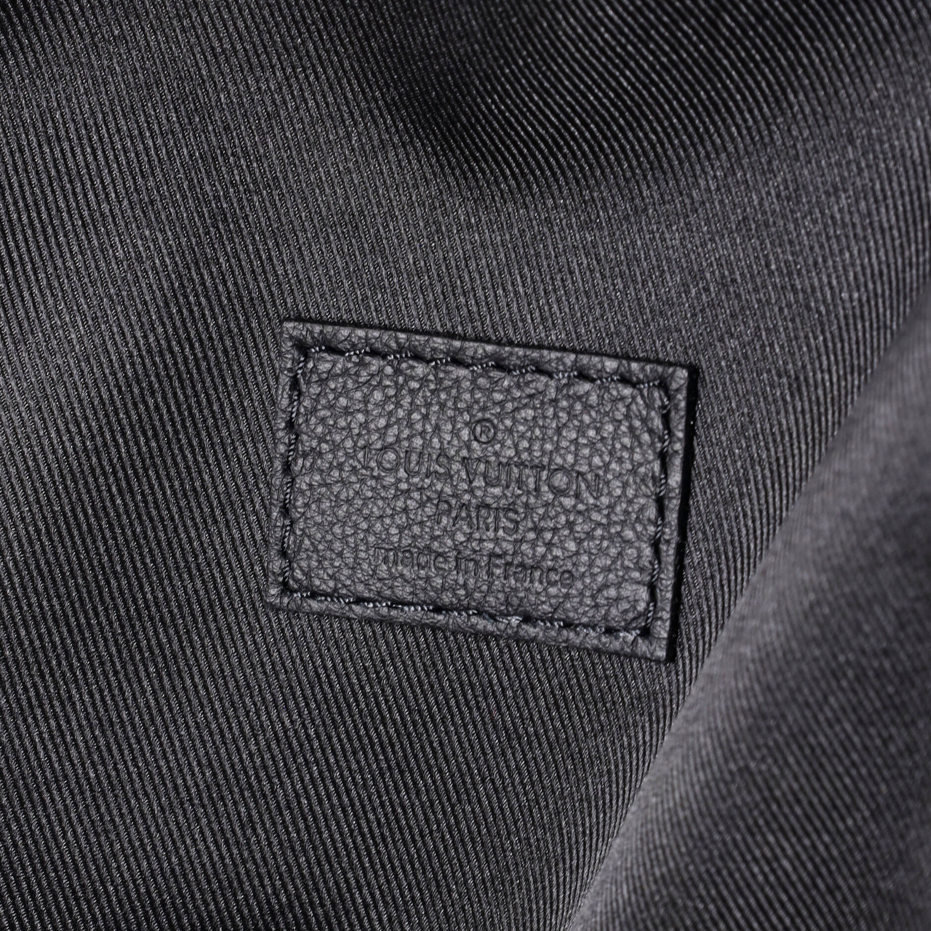 Discovery Backpack Monogram Shadow Leather PM - Image 7