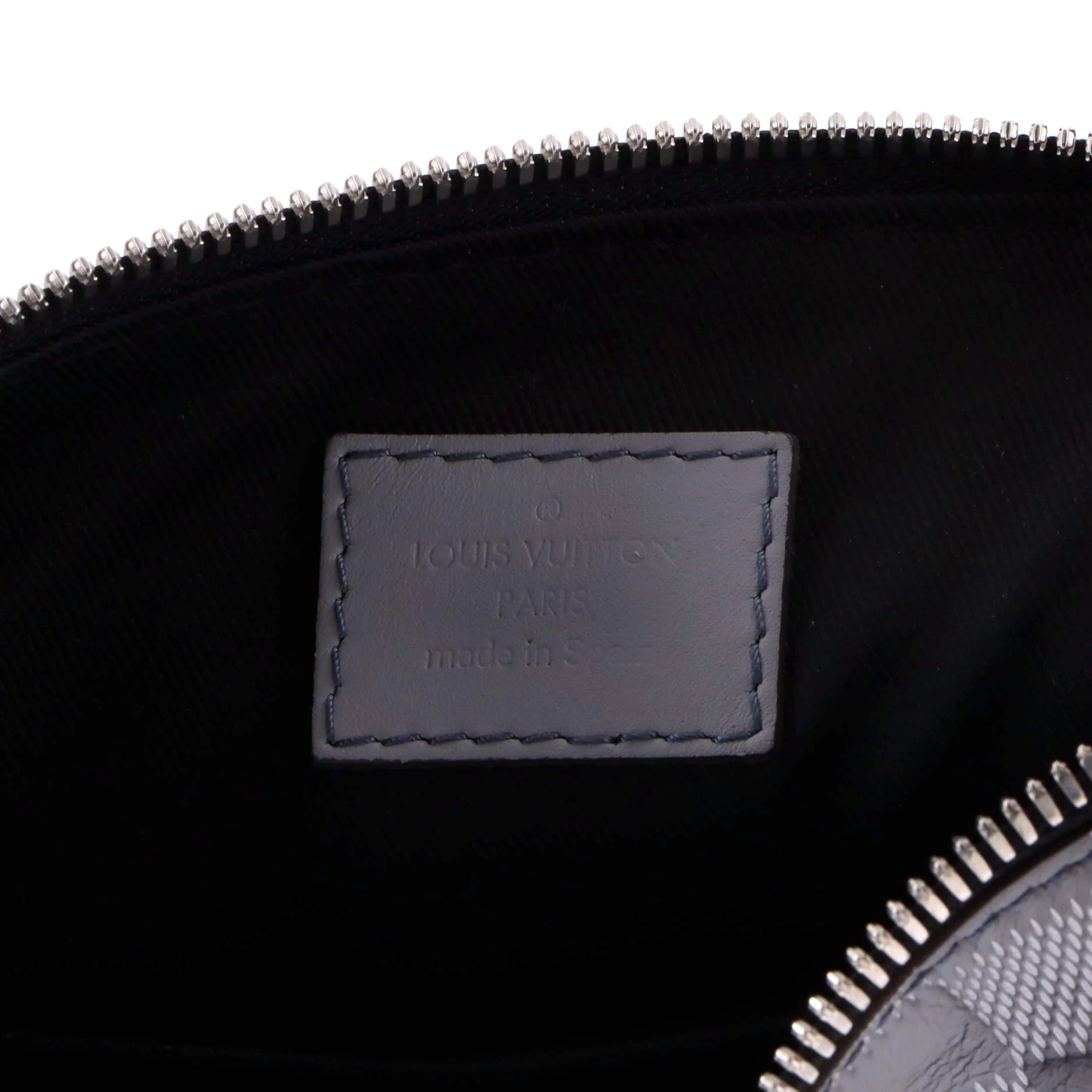 Discovery Messenger Bag Damier Infini Leather BB - Image 8