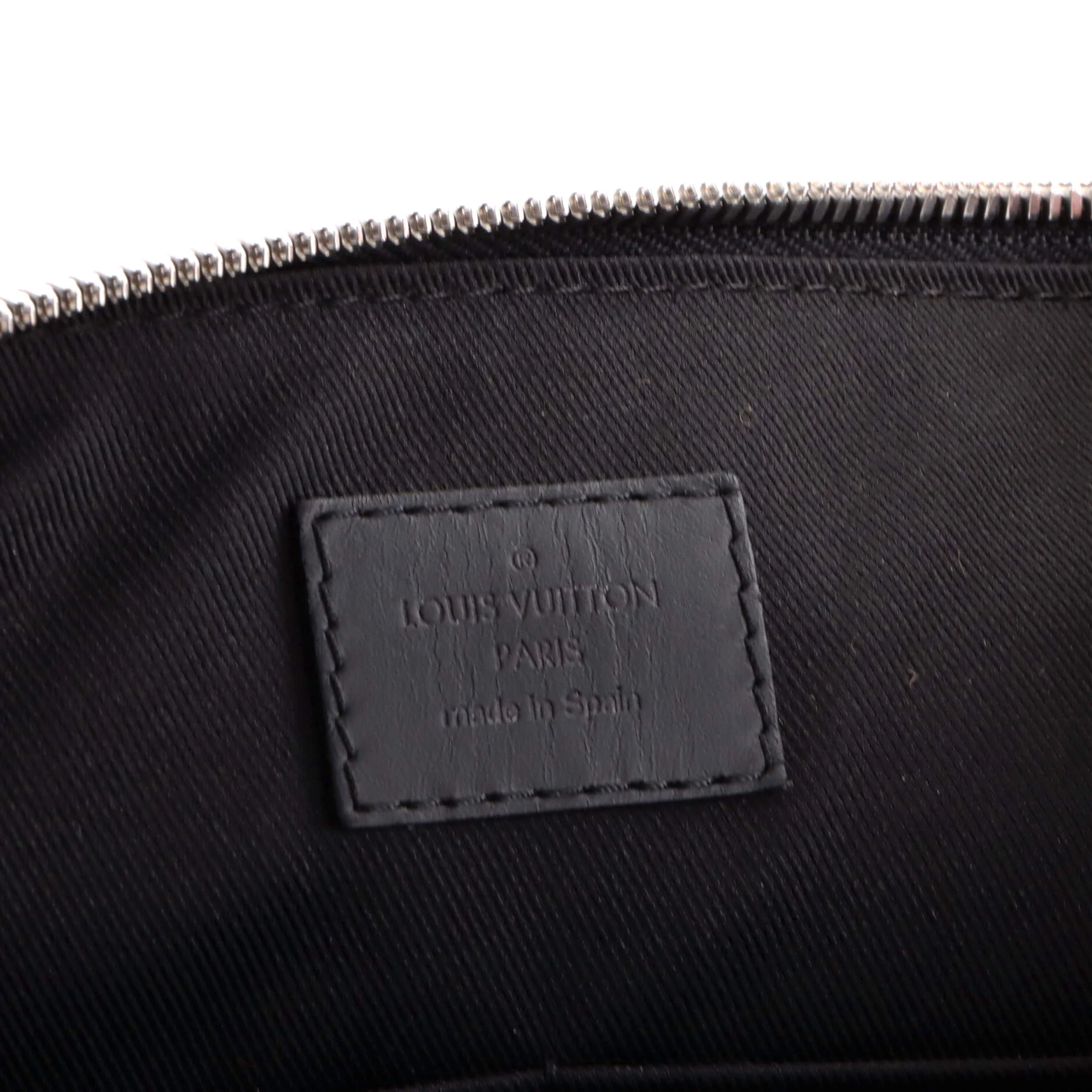 Discovery Messenger Bag Damier Infini Leather PM - Image 8